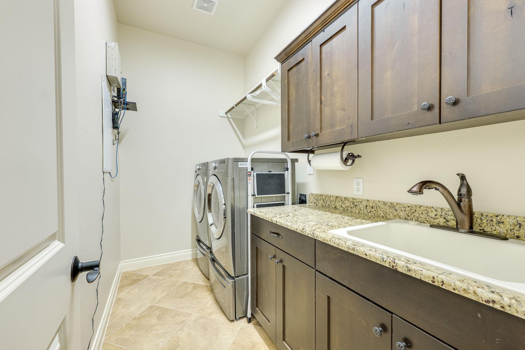 1005 Lakewood Hills Ter Property Photo 13