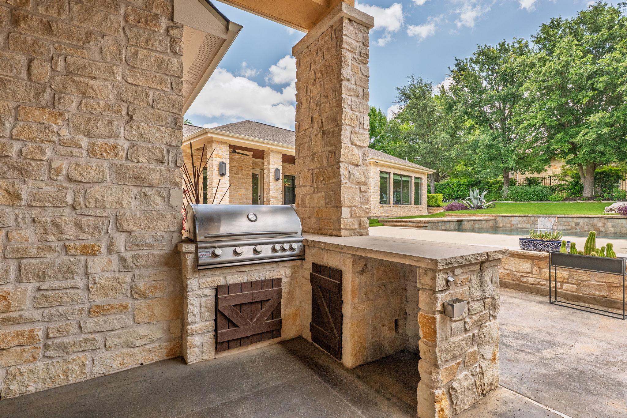 1005 Lakewood Hills Ter Property Photo 18