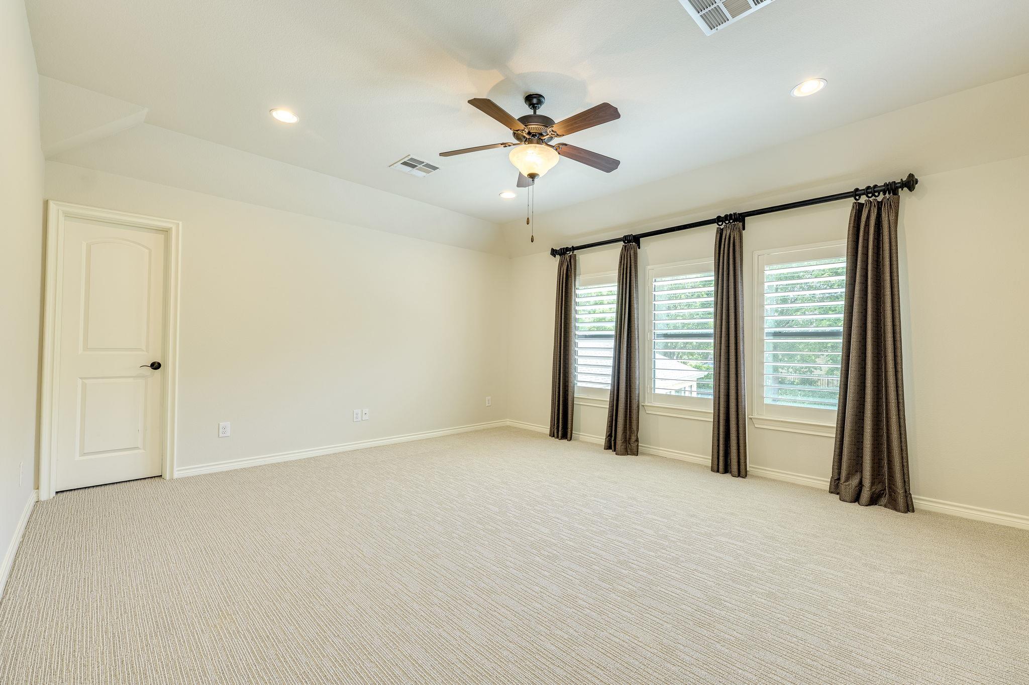 1005 Lakewood Hills Ter Property Photo 21