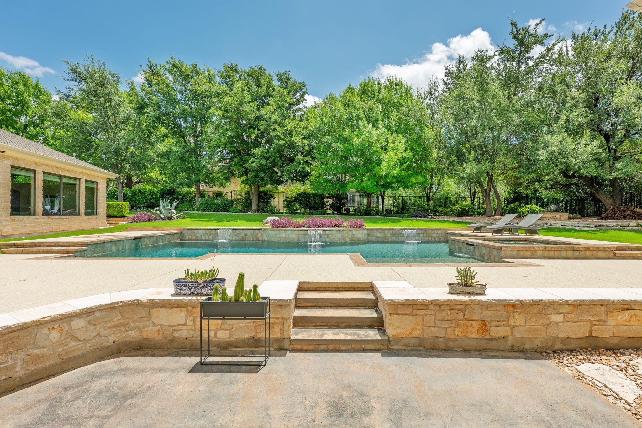 1005 Lakewood Hills Ter Property Photo 23