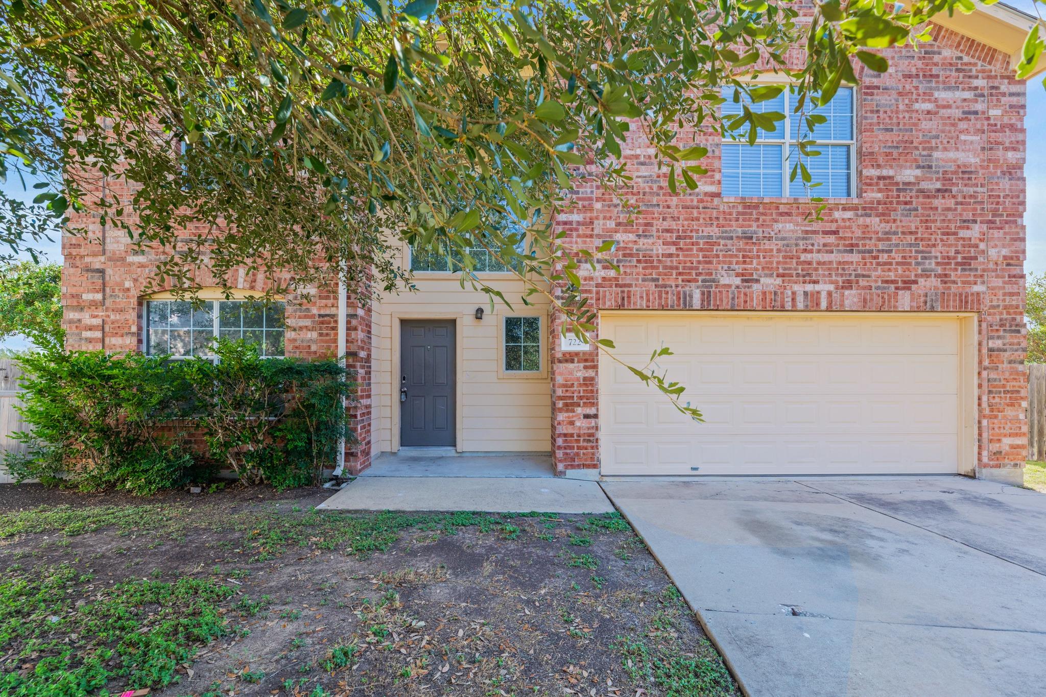722 Lavaca Loop Property Photo 3