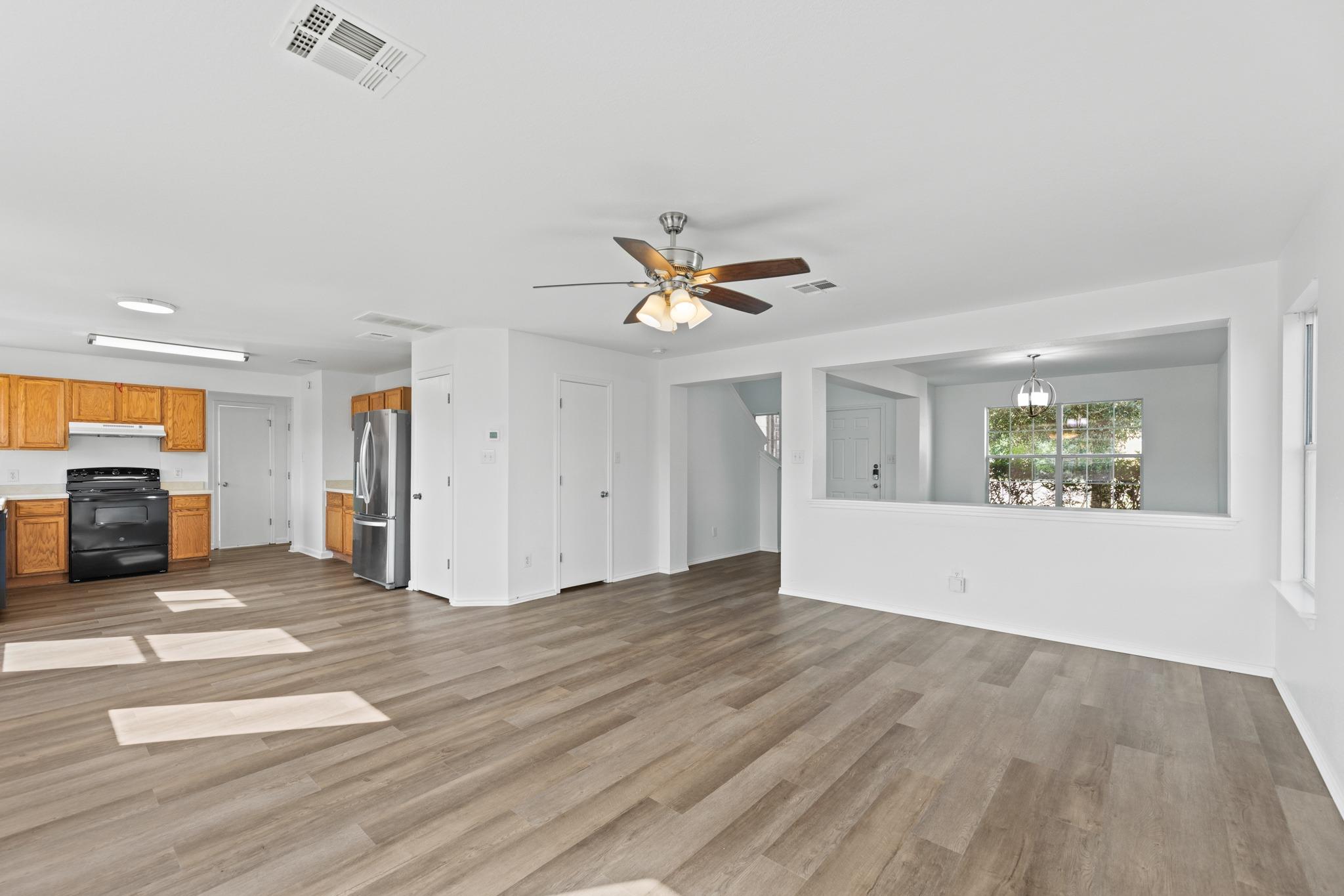 722 Lavaca Loop Property Photo 8