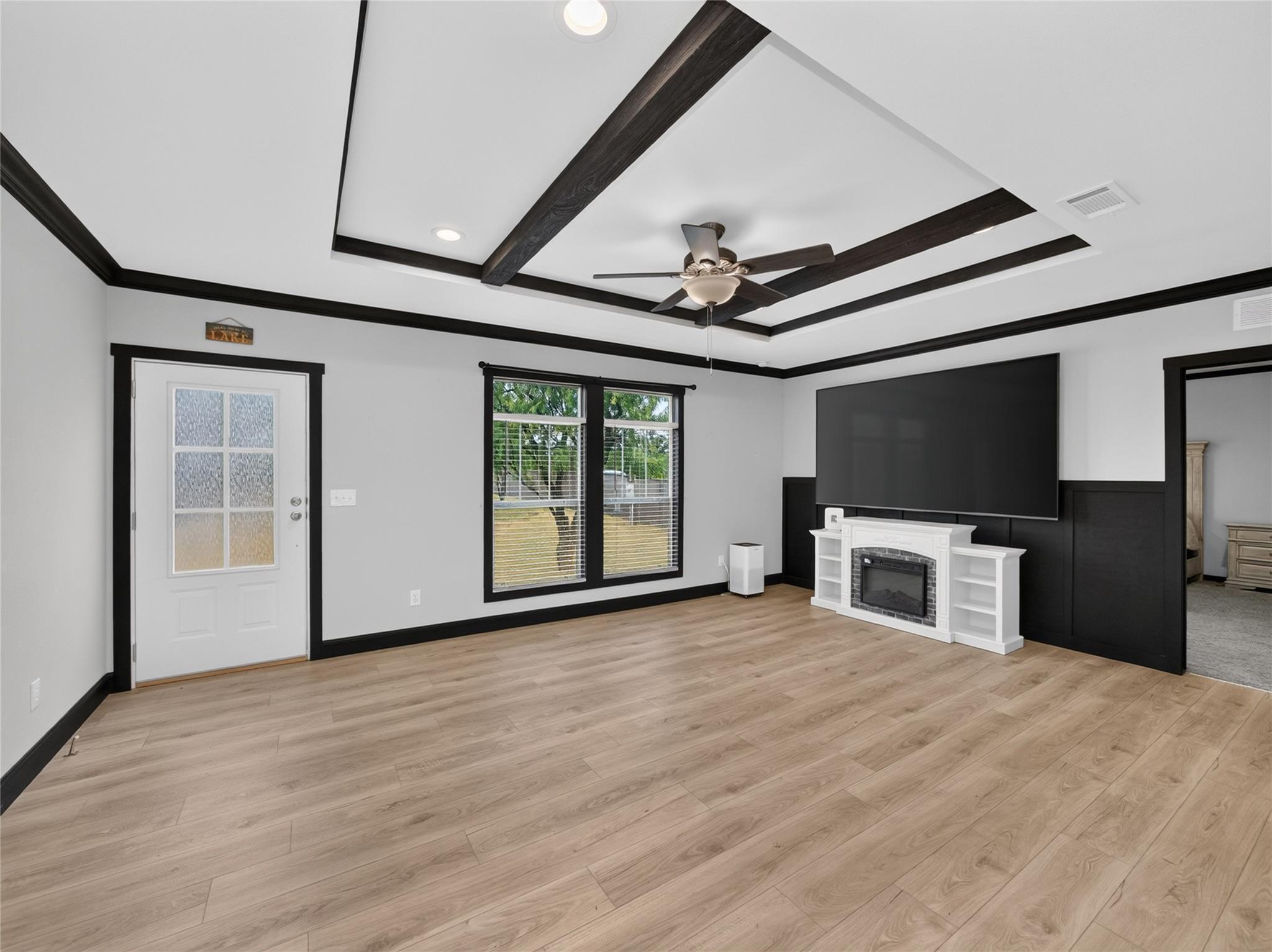 1106 Hi Line Dr Property Photo 5