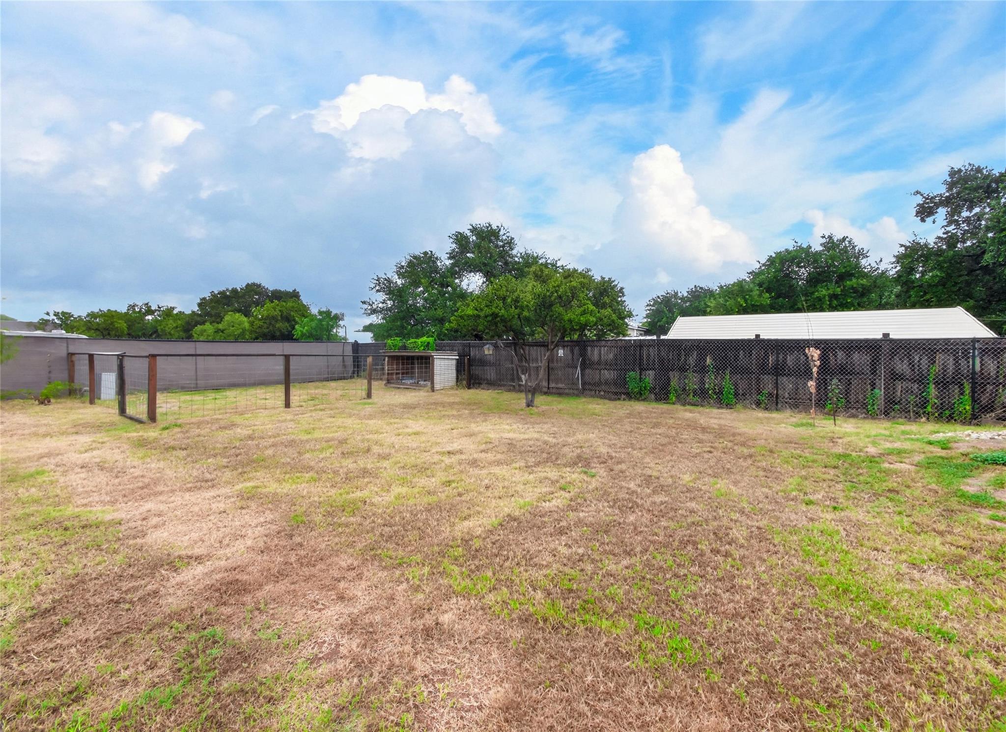 1106 Hi Line Dr Property Photo 34