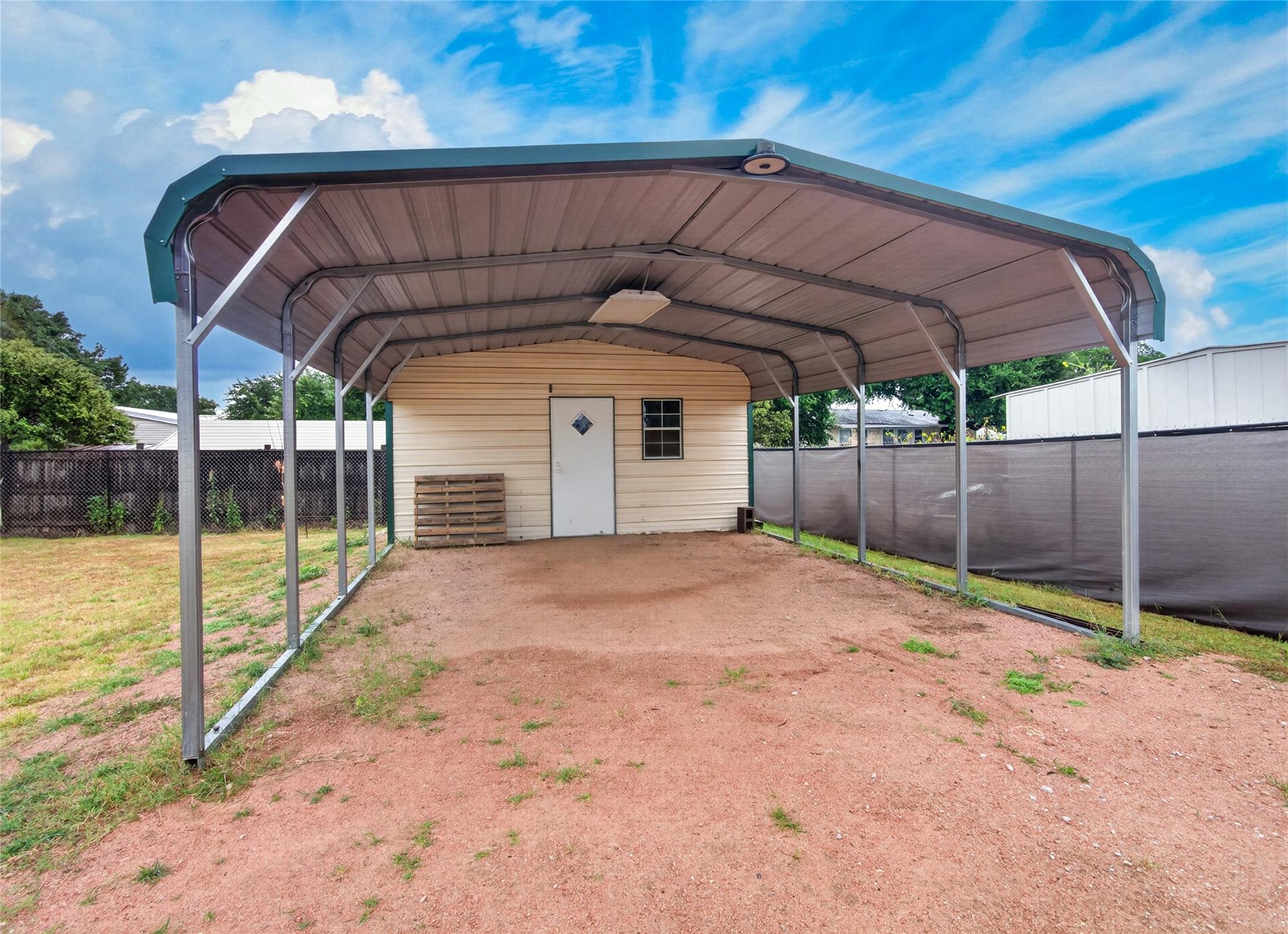 1106 Hi Line Dr Property Photo 35