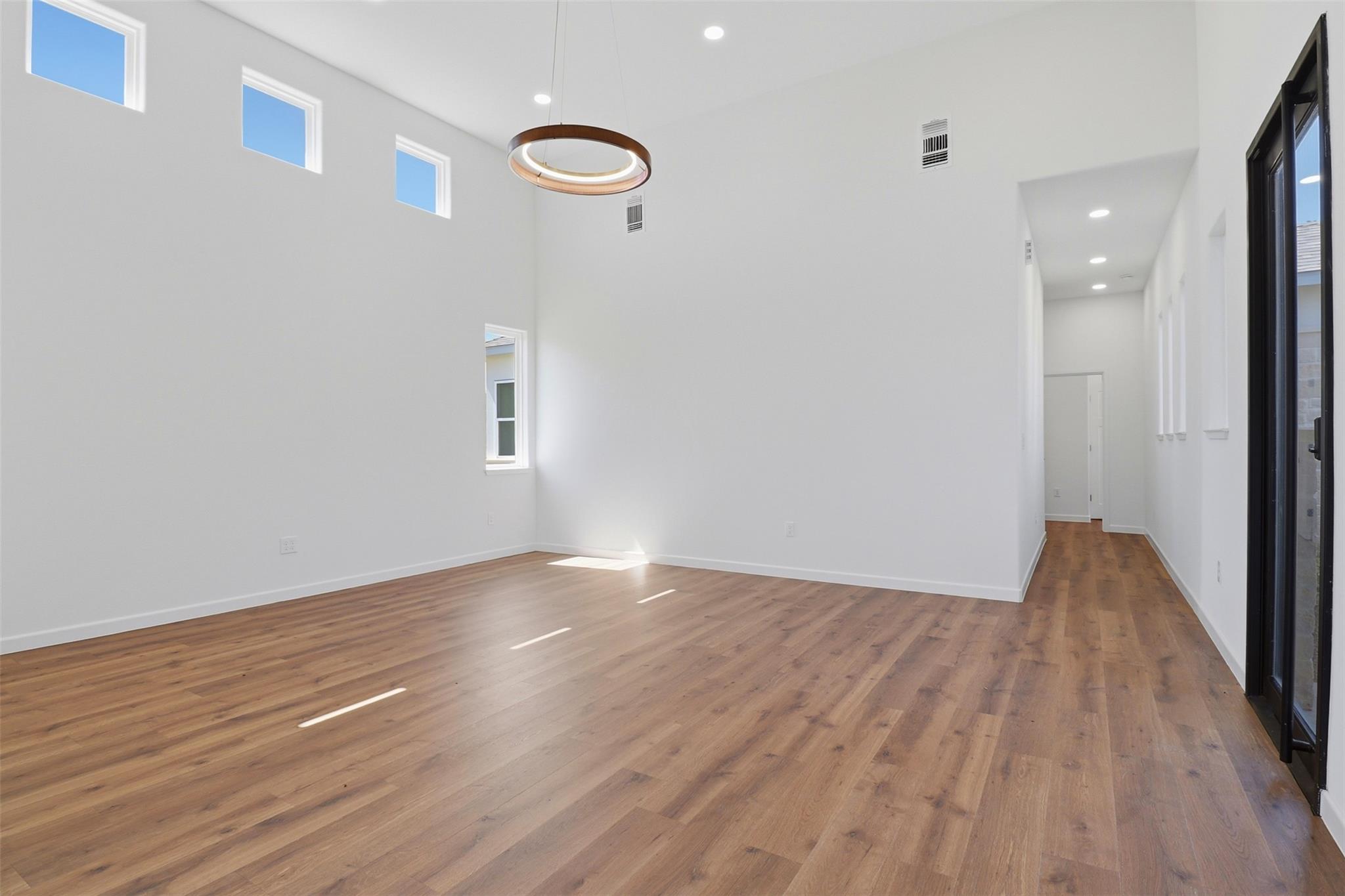 1407 Swallow None Property Photo 3