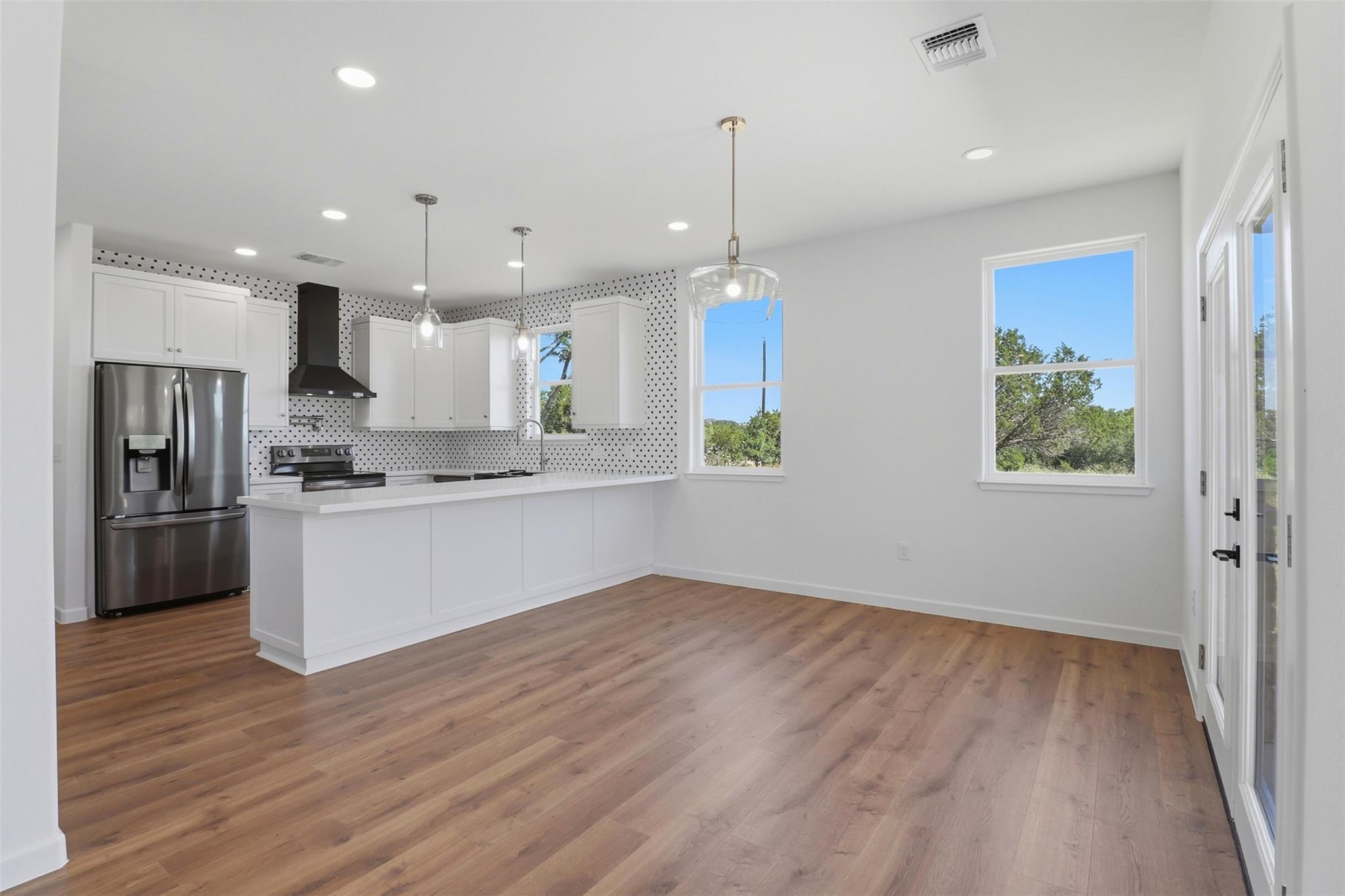 1407 Swallow None Property Photo 6