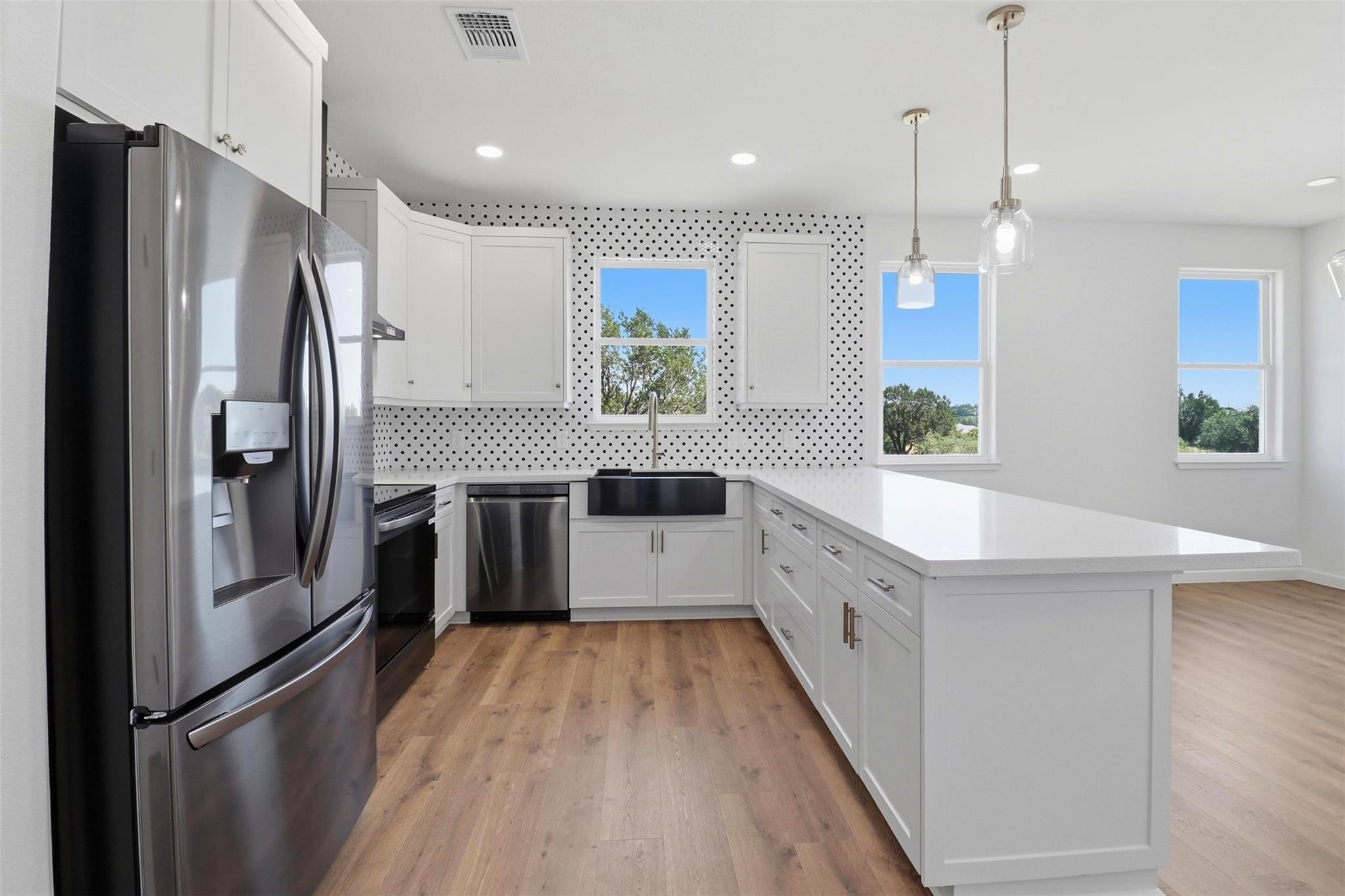1407 Swallow None Property Photo 10