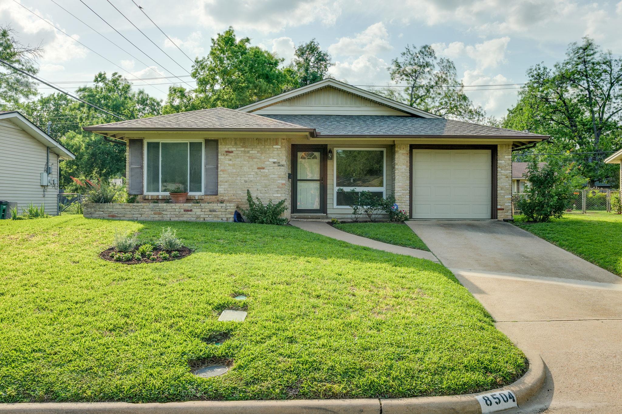 8504 Burrell Dr Property Photo 1