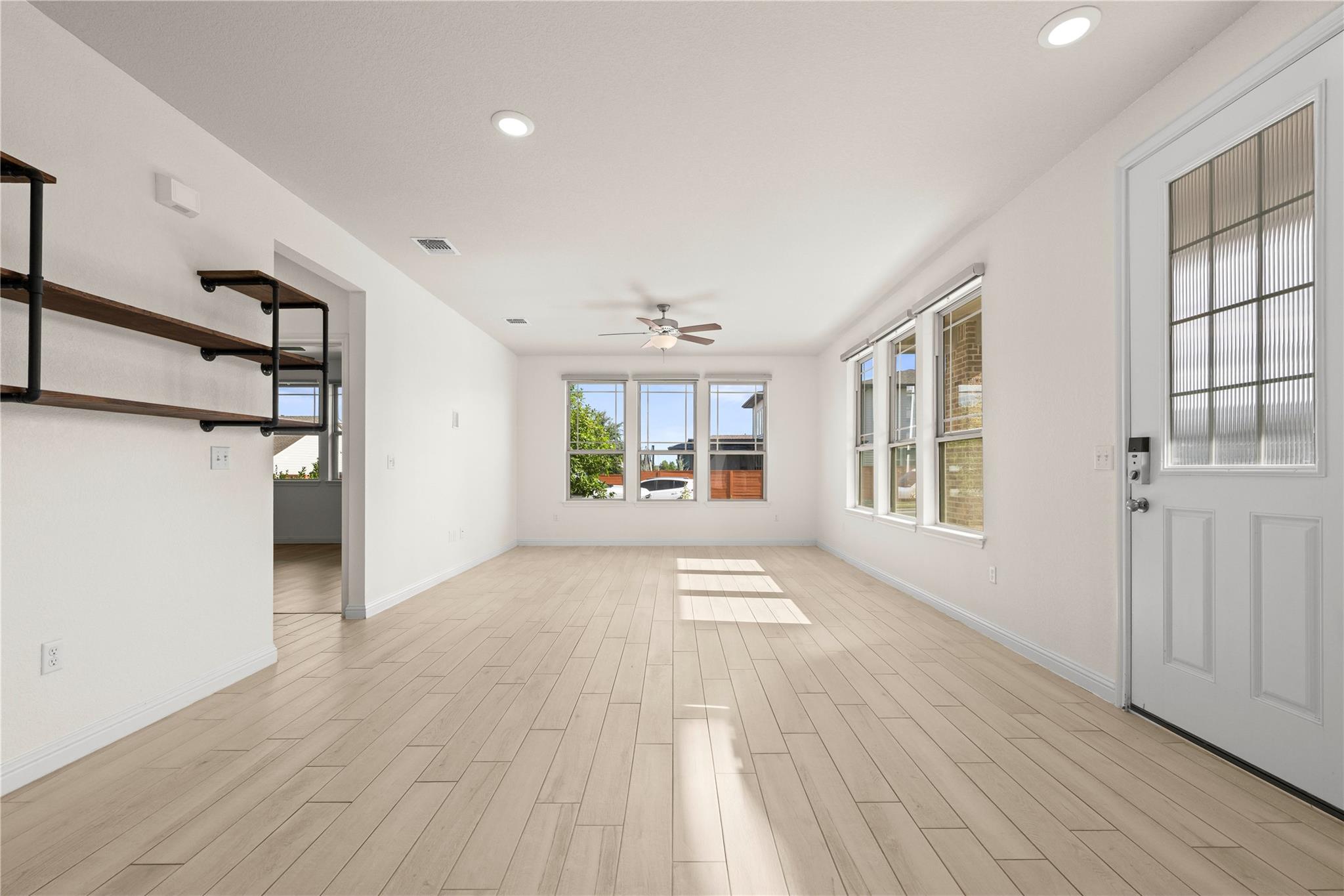 8011 Orizzonte St Property Photo 4