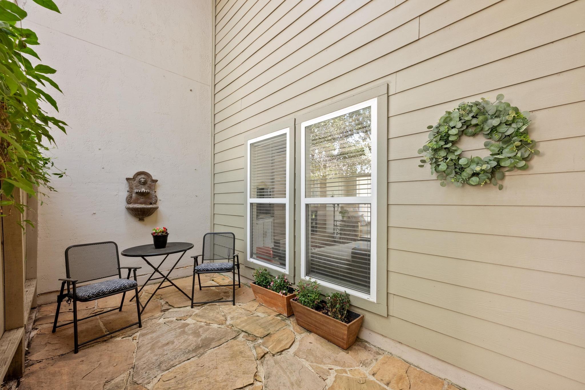 100 Lido Cir #b2 Property Photo 3