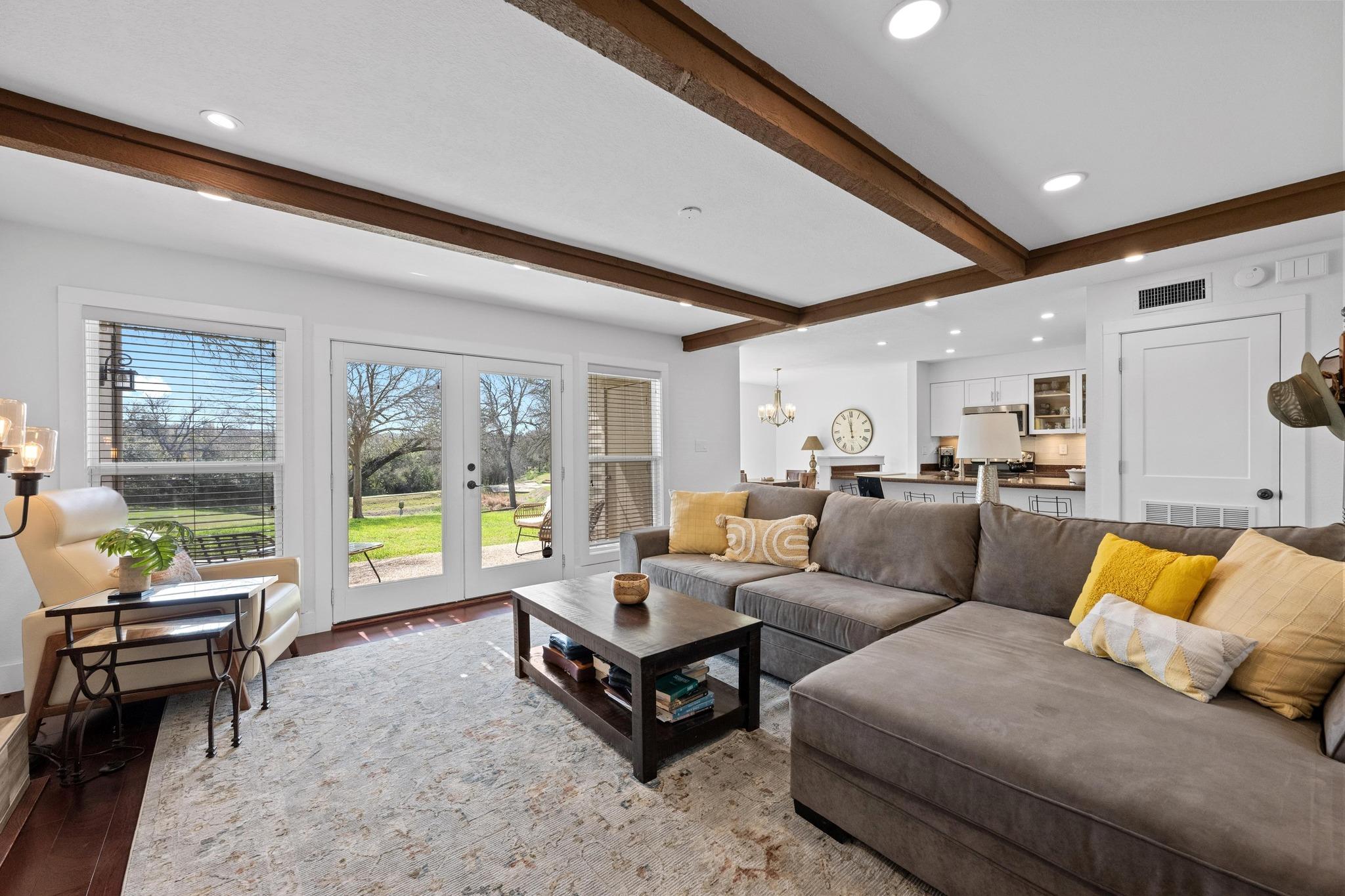100 Lido Cir #b2 Property Photo 6