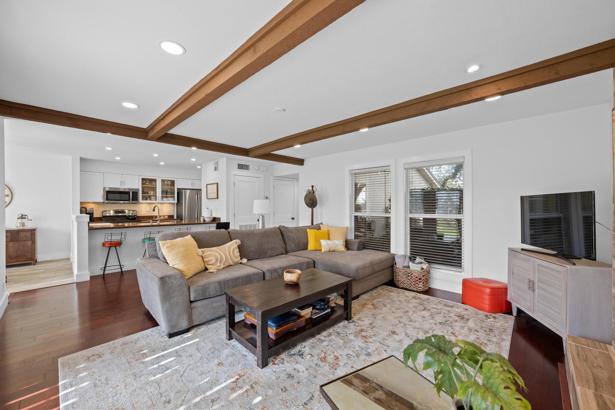 100 Lido Cir #b2 Property Photo 9