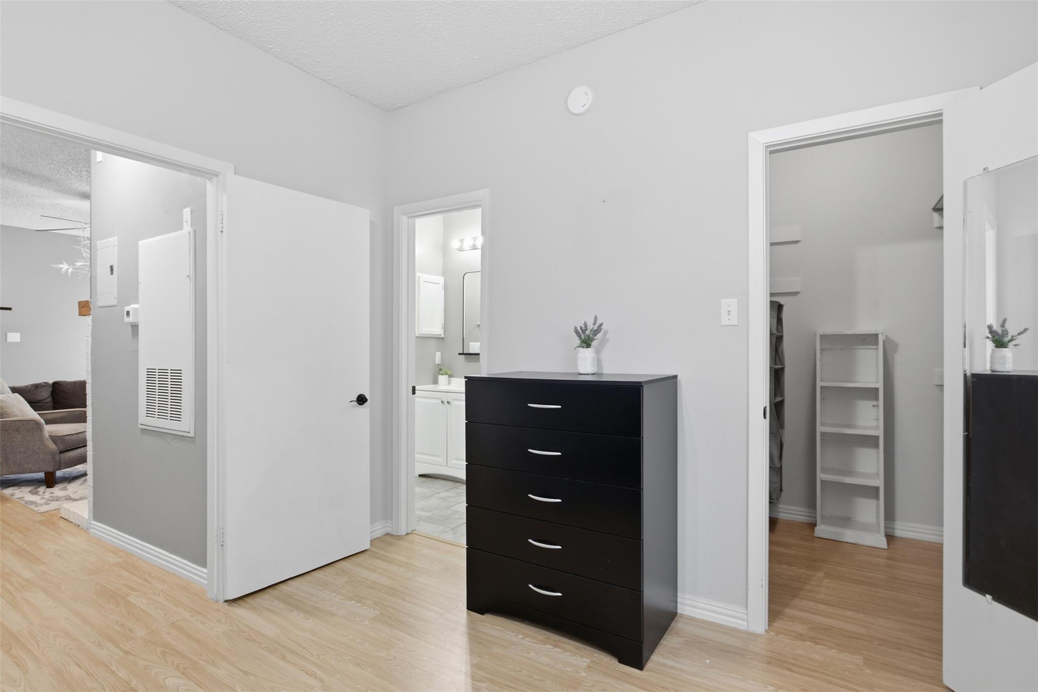 908 Poplar St #206 Property Photo 14