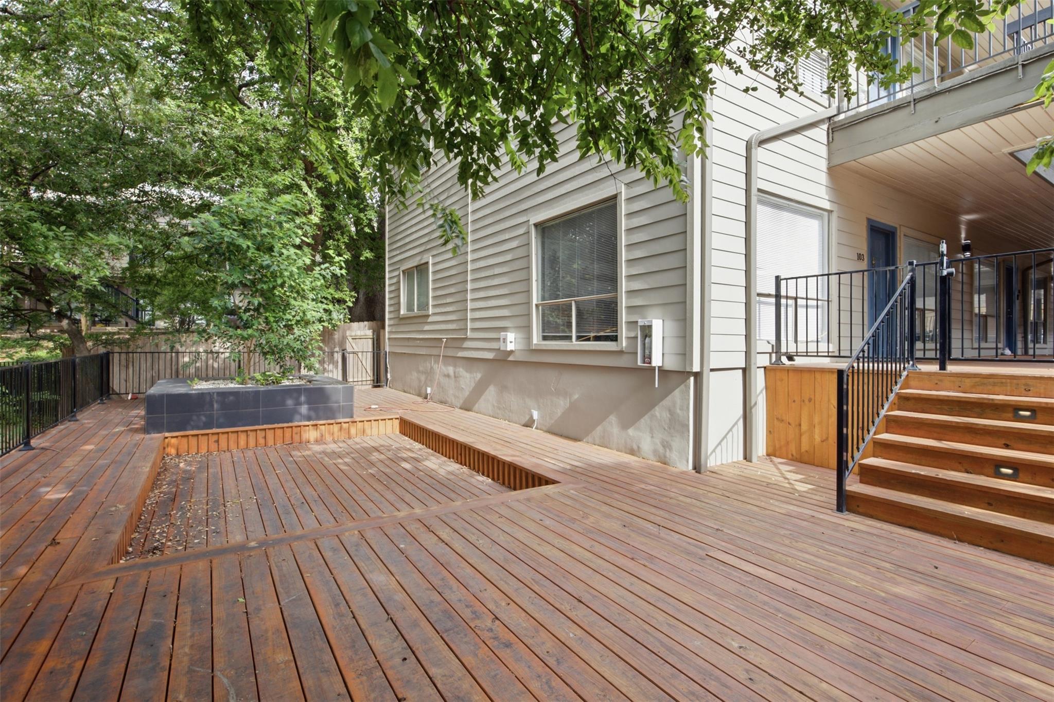 908 Poplar St #206 Property Photo 23