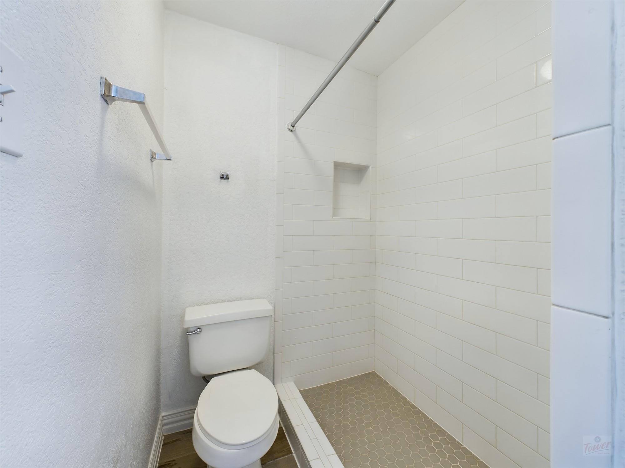 2124 Burton Dr #150 Property Photo 12