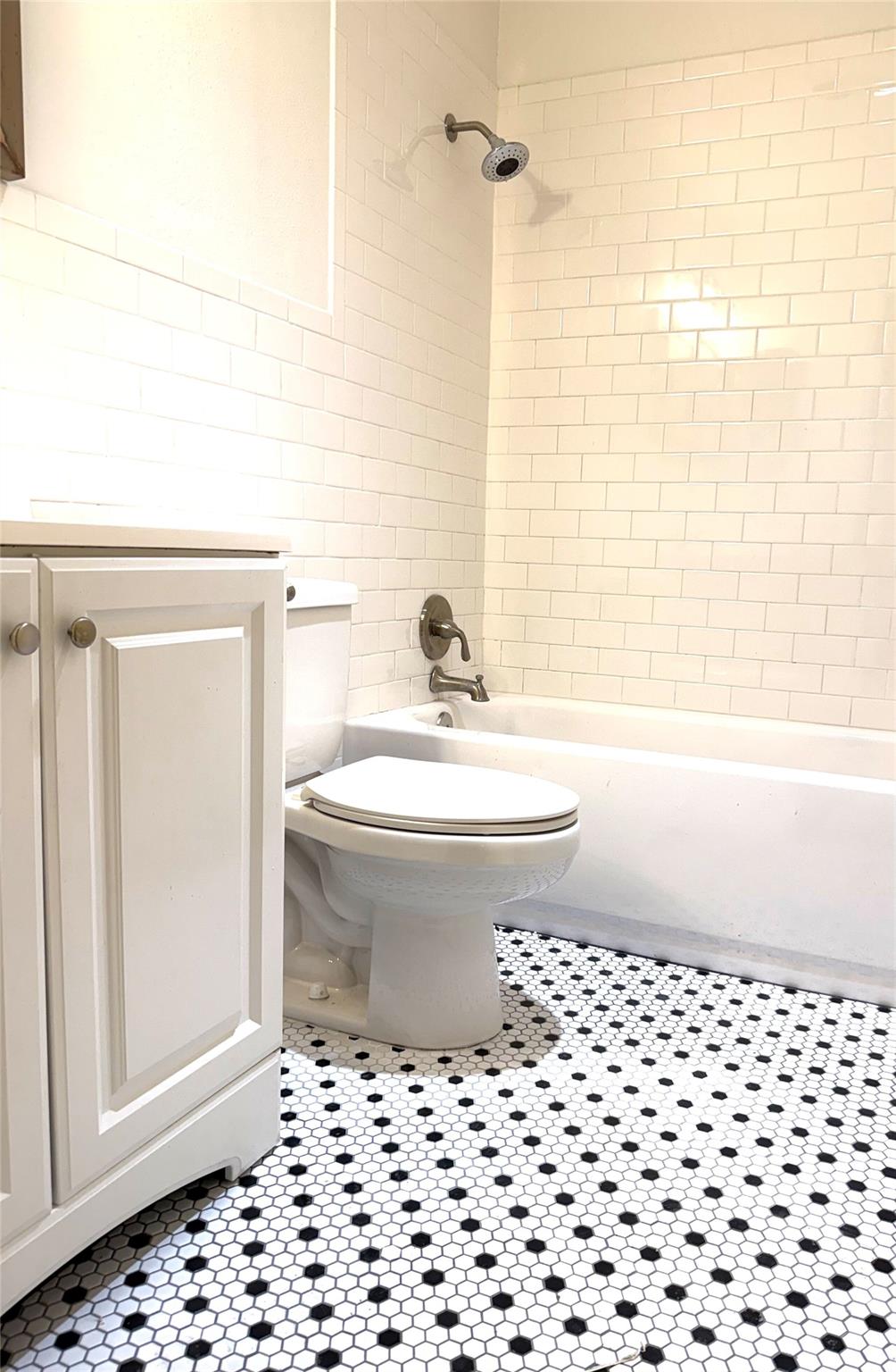 3119 Tom Green St #2 Property Photo 10