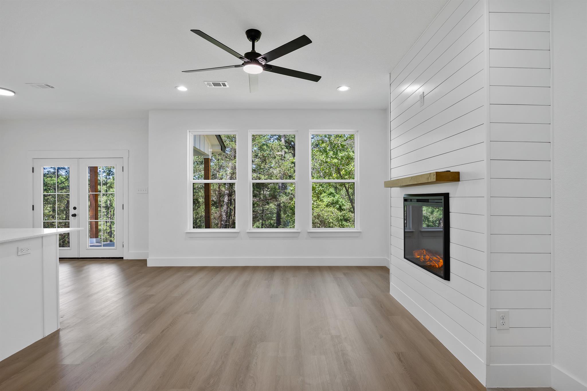 240 Hanauma Dr Property Photo 3
