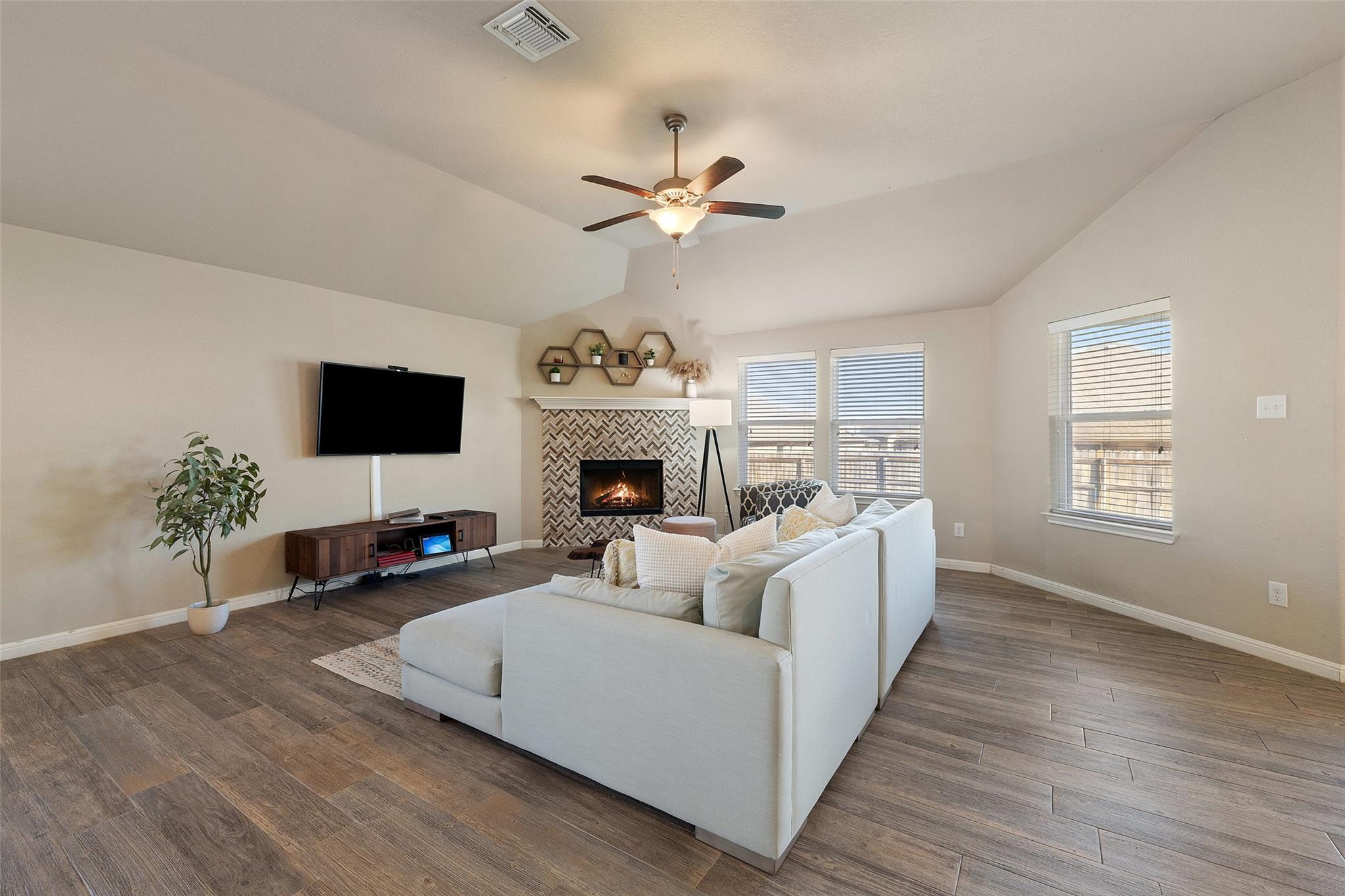 6117 Verde Dr Property Photo 8