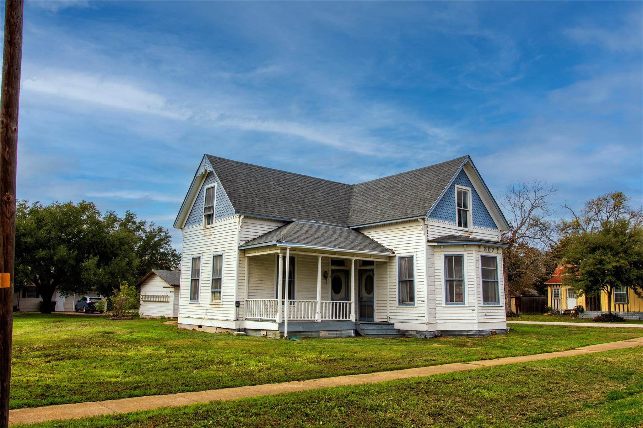 Moulton Real Estate Listings Main Image