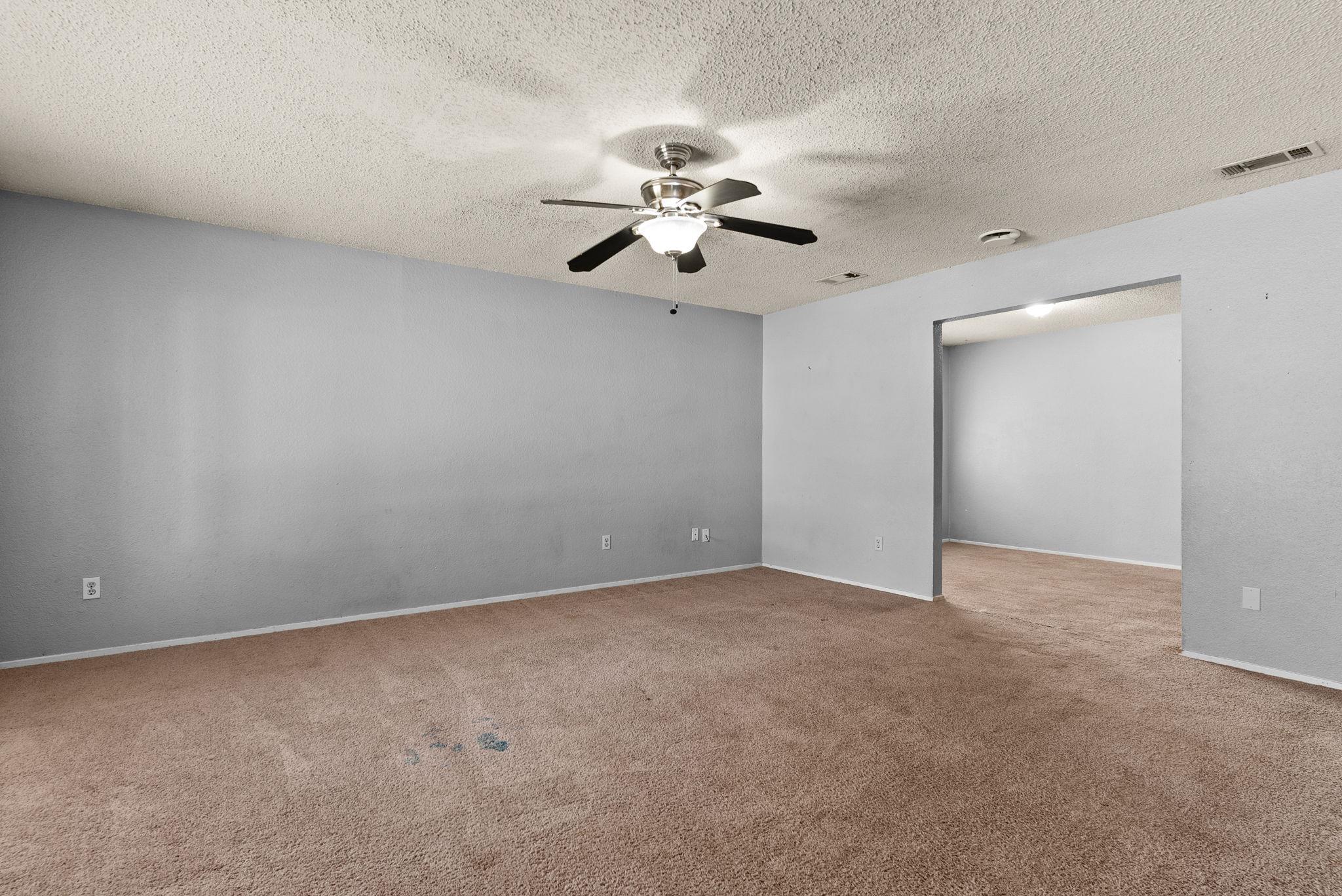 2905 Transit Dr Property Photo 3