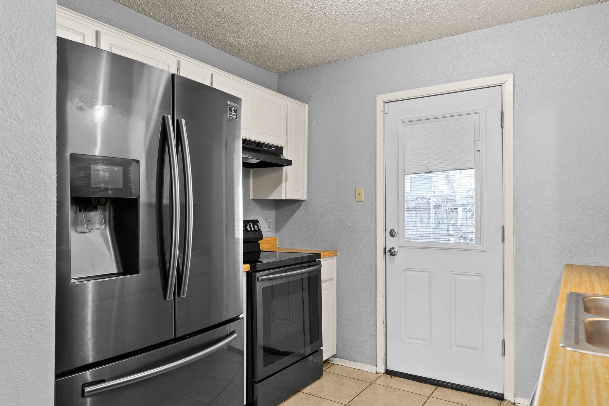 2905 Transit Dr Property Photo 8