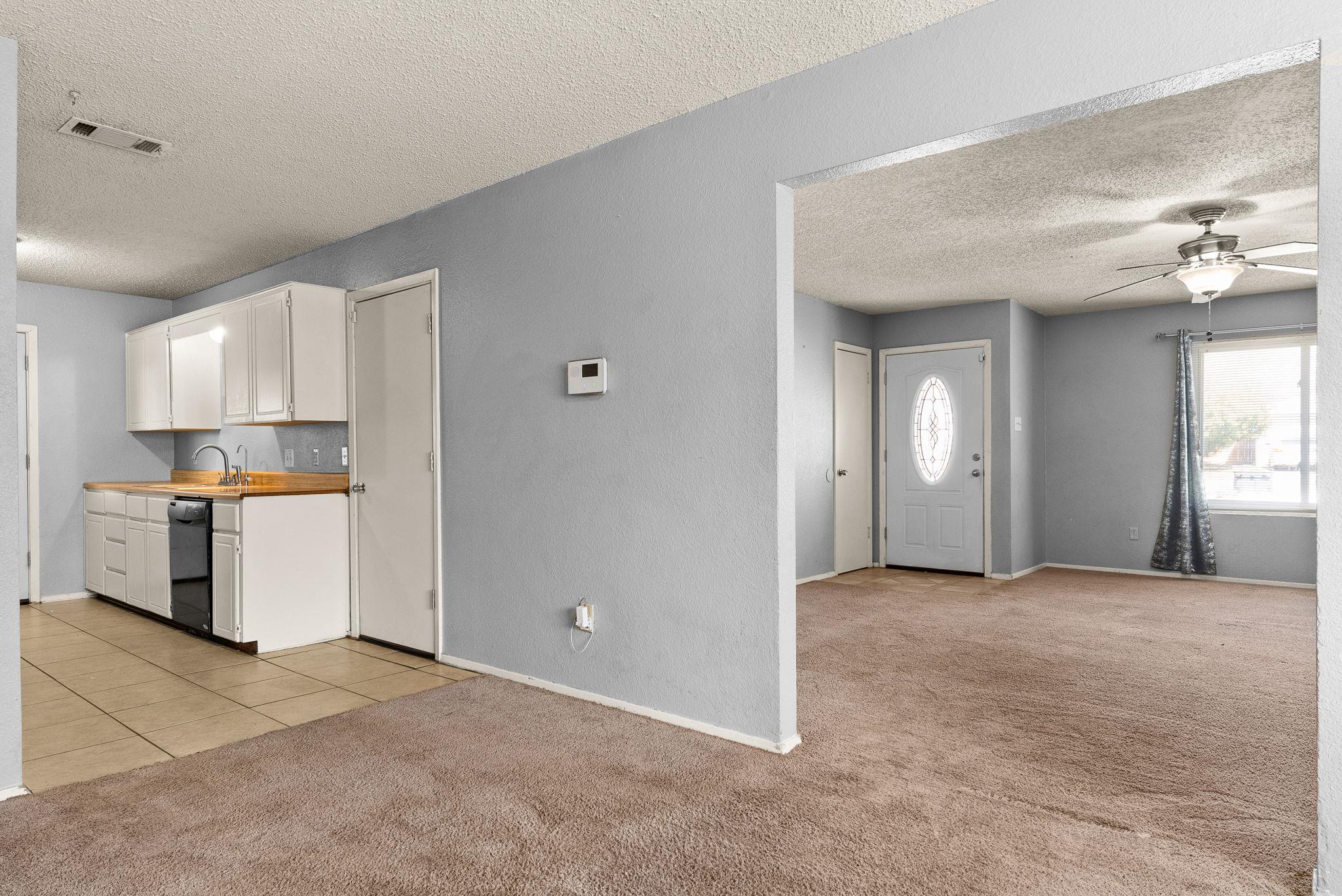 2905 Transit Dr Property Photo 9