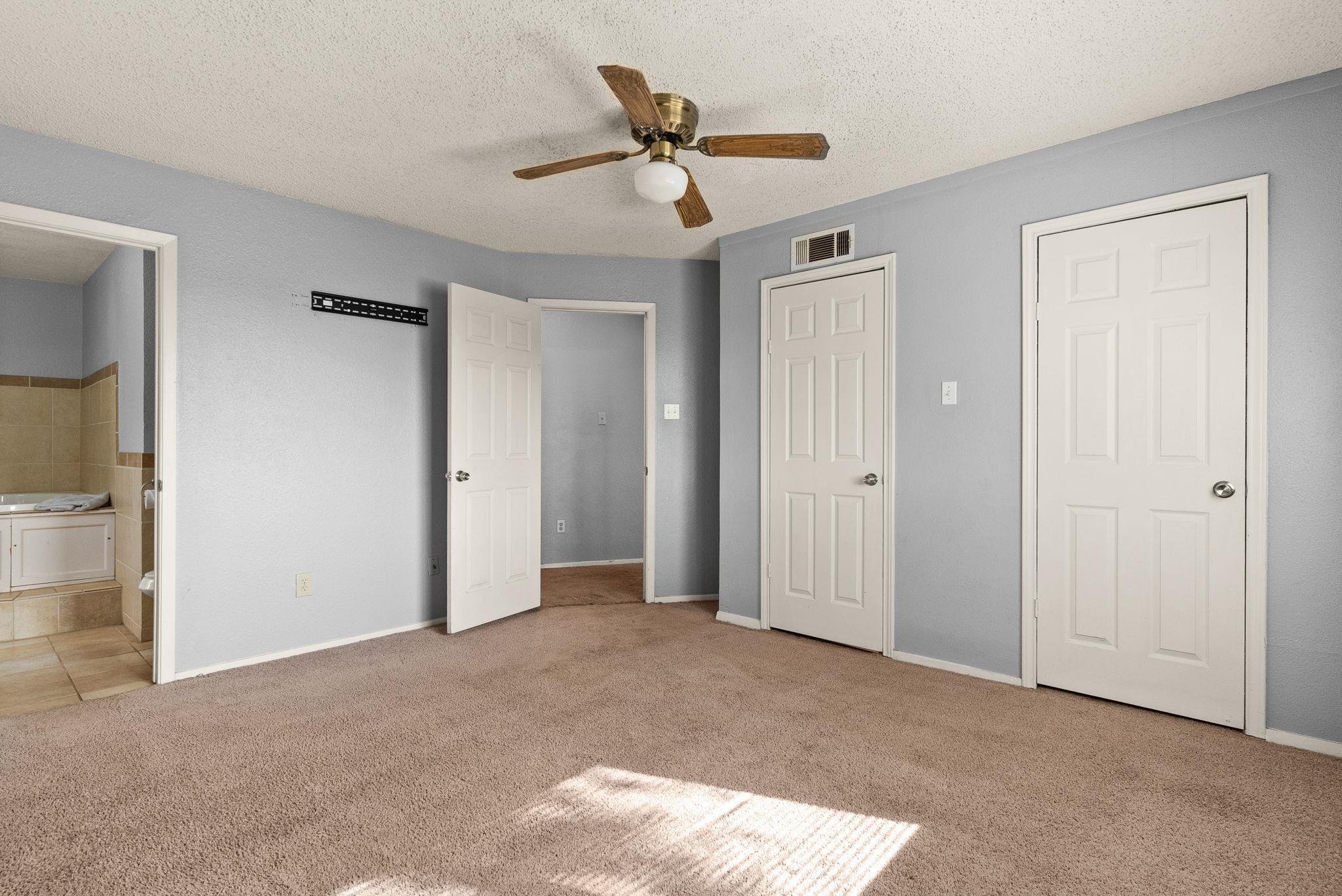 2905 Transit Dr Property Photo 11