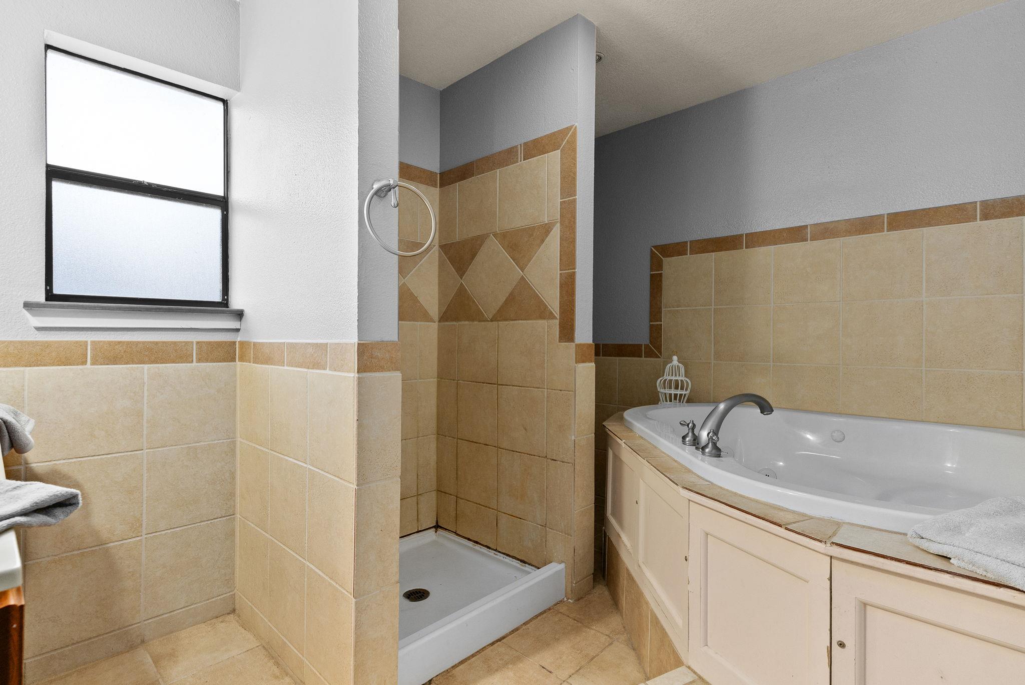 2905 Transit Dr Property Photo 12
