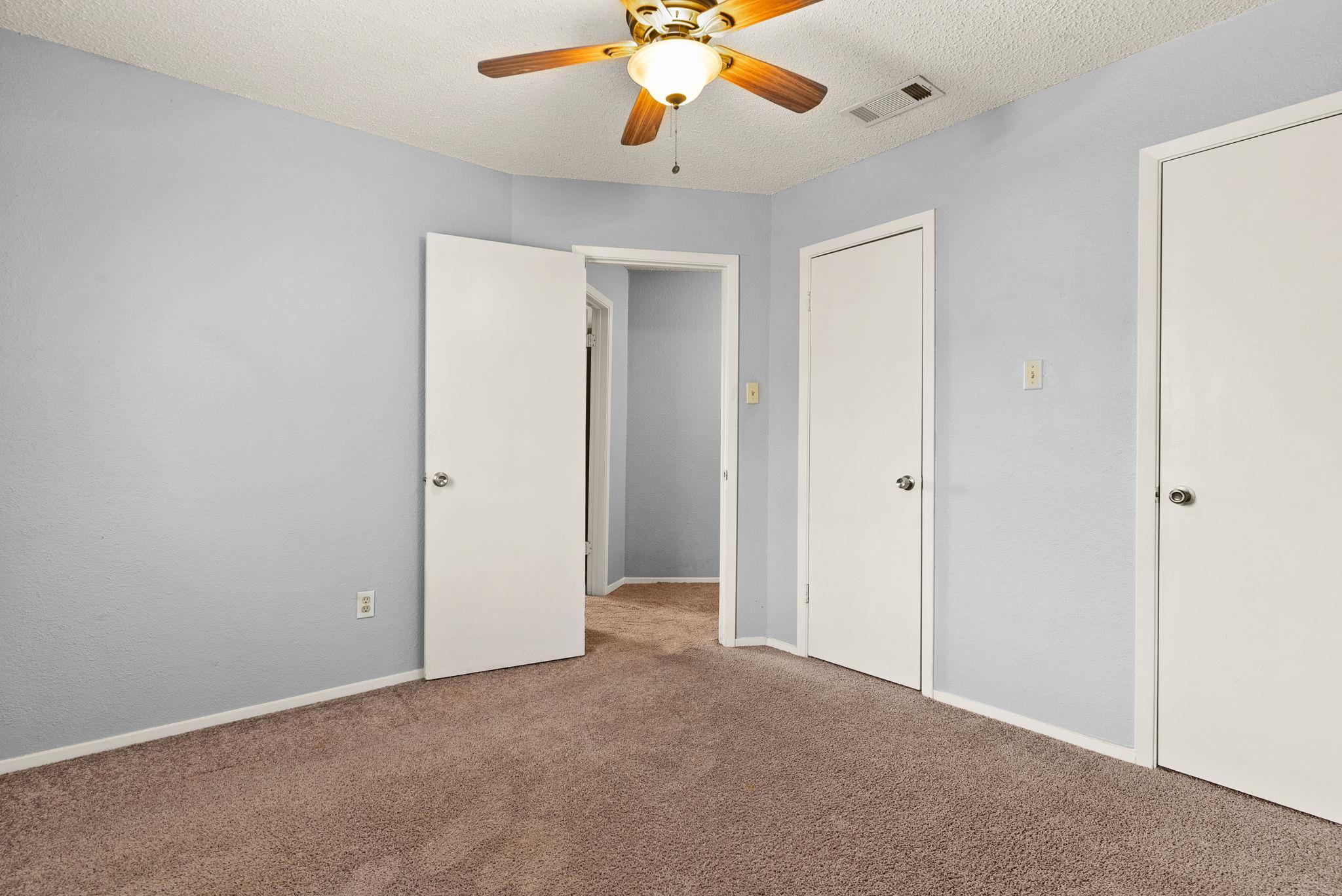 2905 Transit Dr Property Photo 18