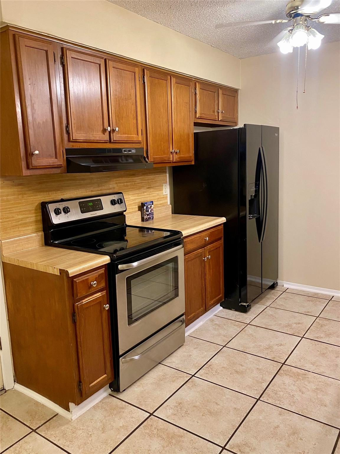 1806 Sierra Dr Property Photo 4