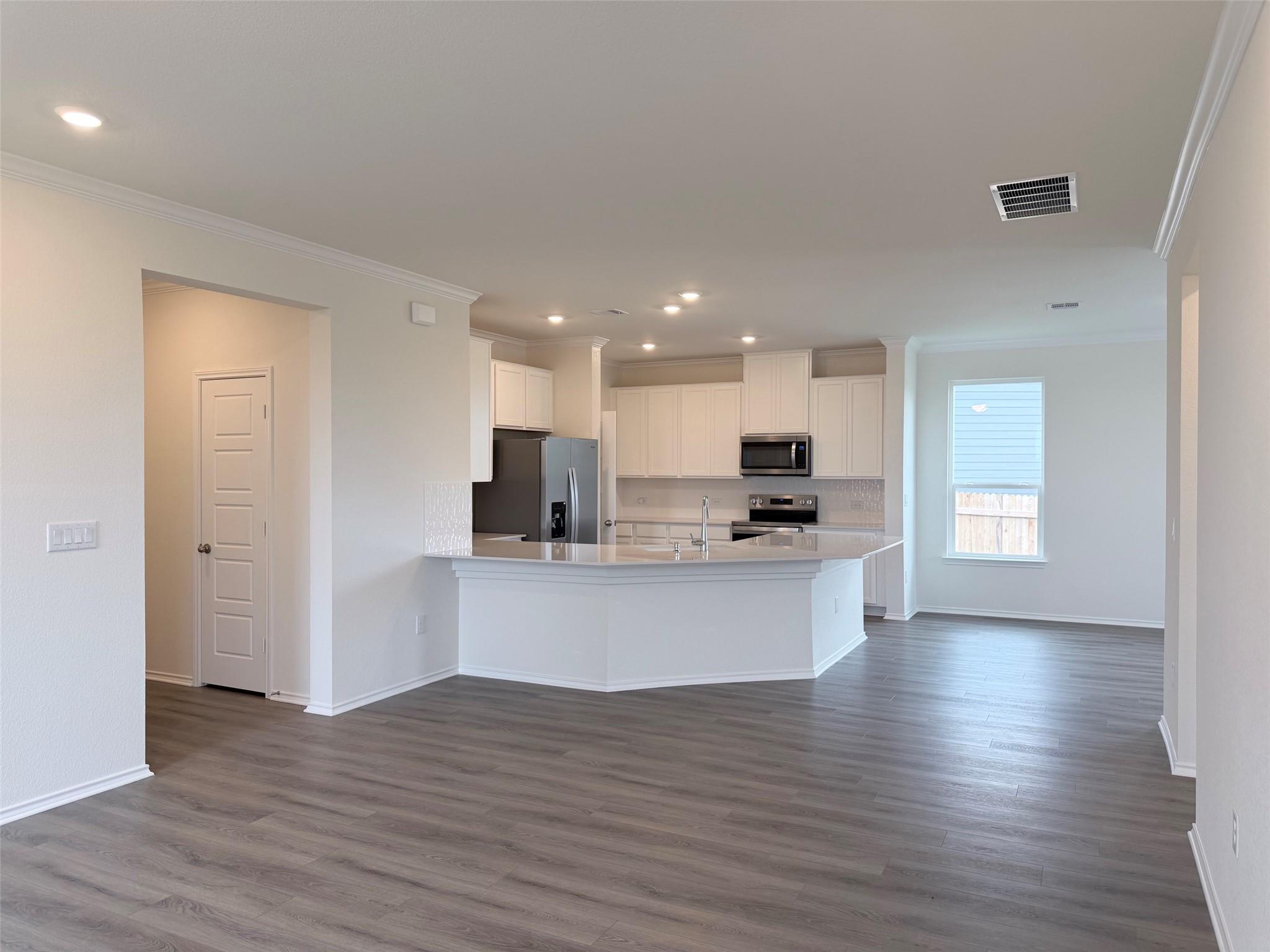 12901 Staywell Way Property Photo 6