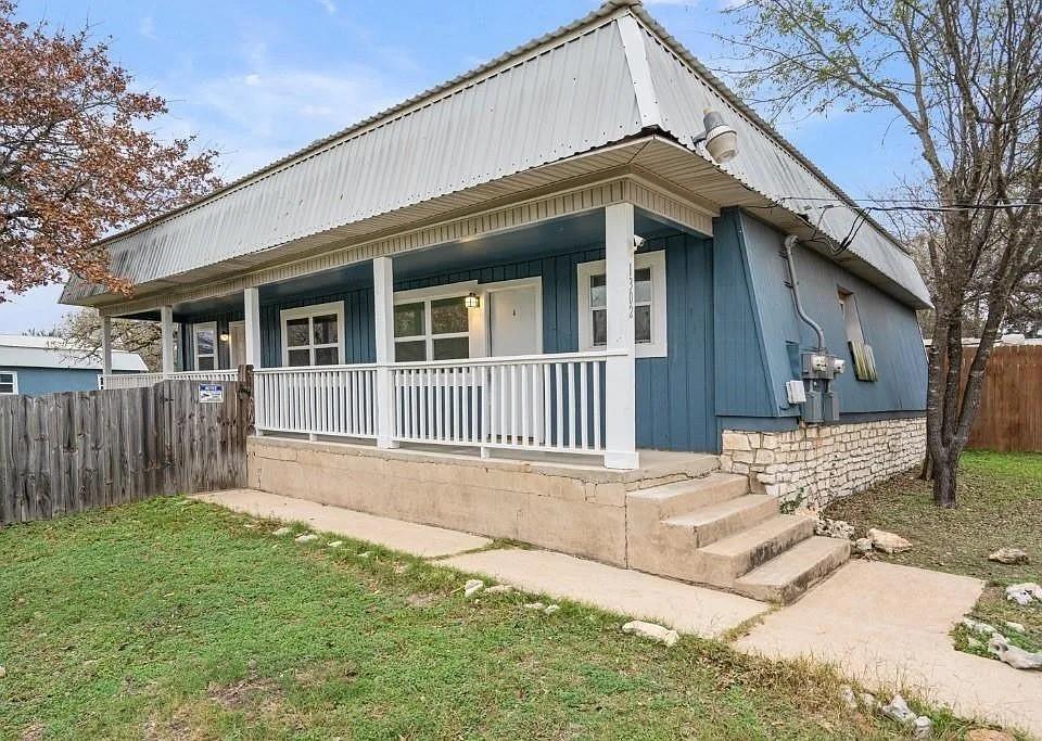1302 S Quinlan Park Rd B Property Photo 1