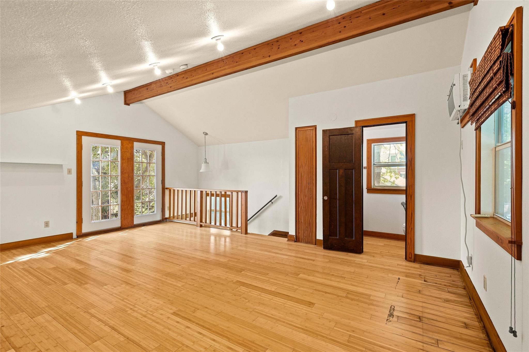 702 Baylor St Property Photo 34