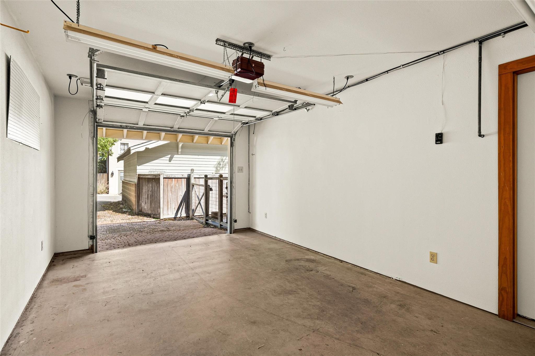 702 Baylor St Property Photo 35