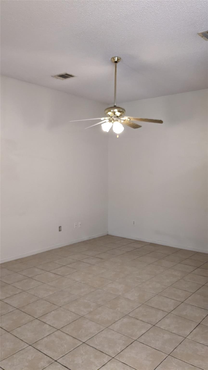 1300 N Bishop St Property Photo 5