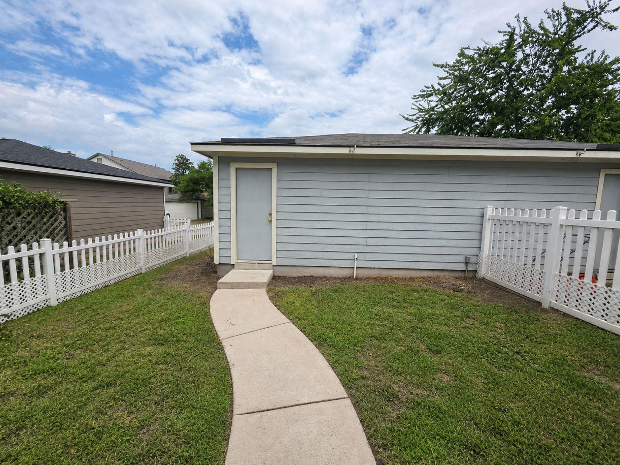 5679 Fergus Rd #b Property Photo 4