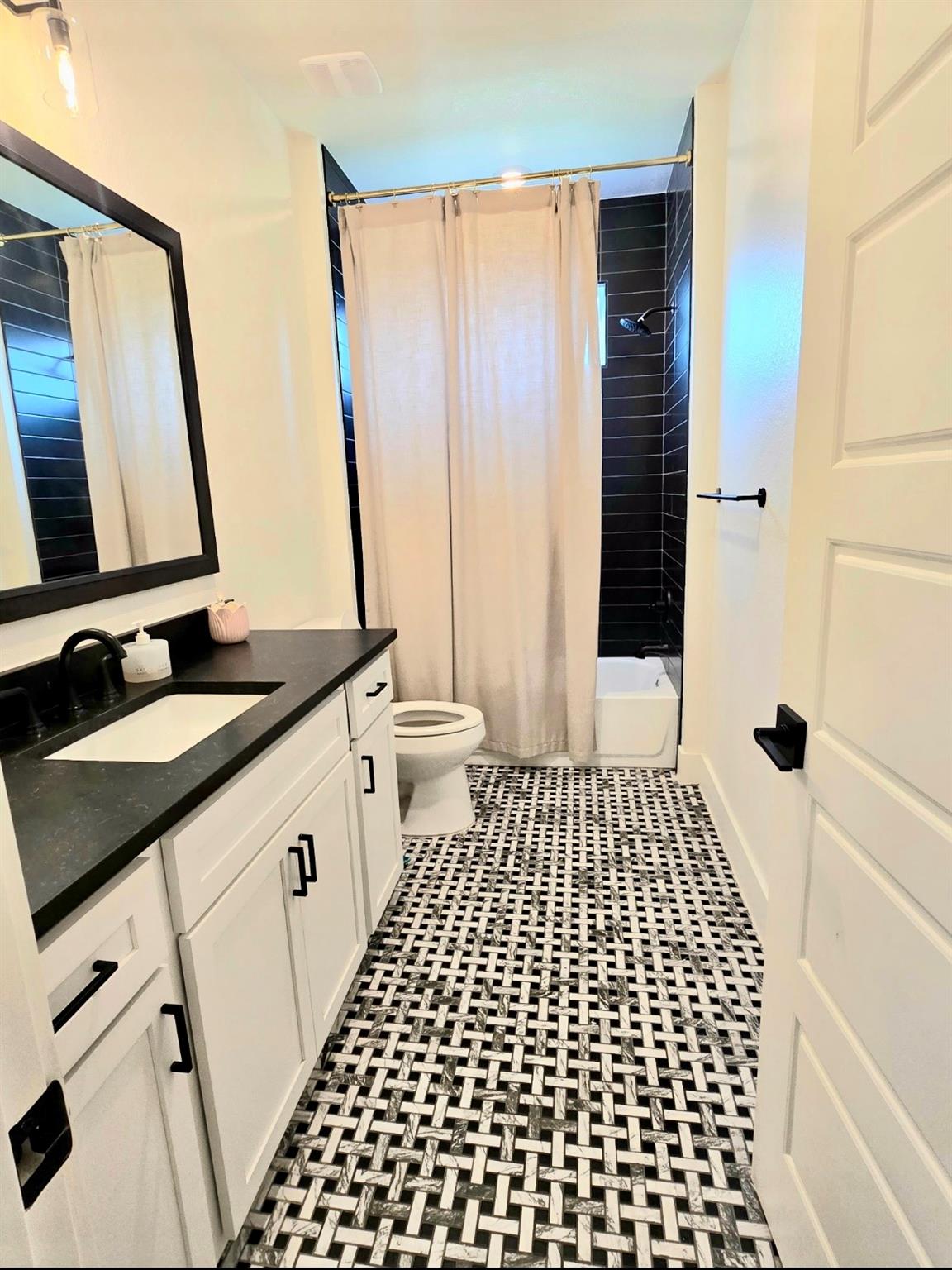 2054 Gray Fox Dr Property Photo 24
