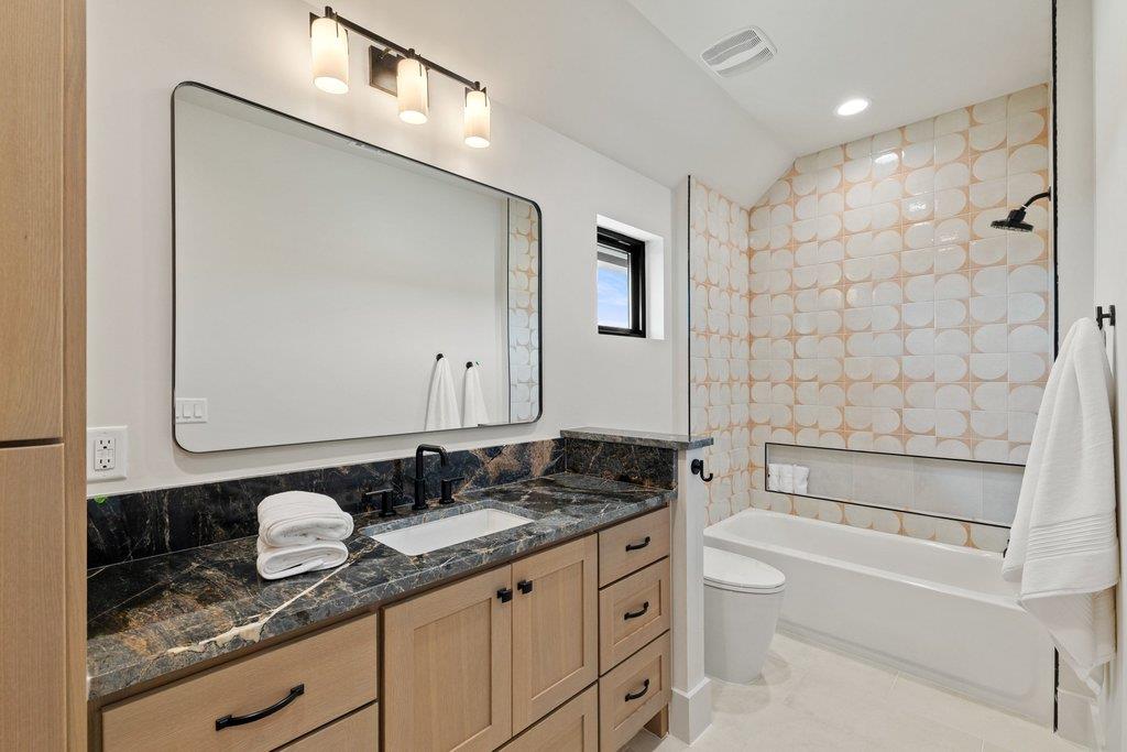 244 Zonetail Cv Property Photo 35