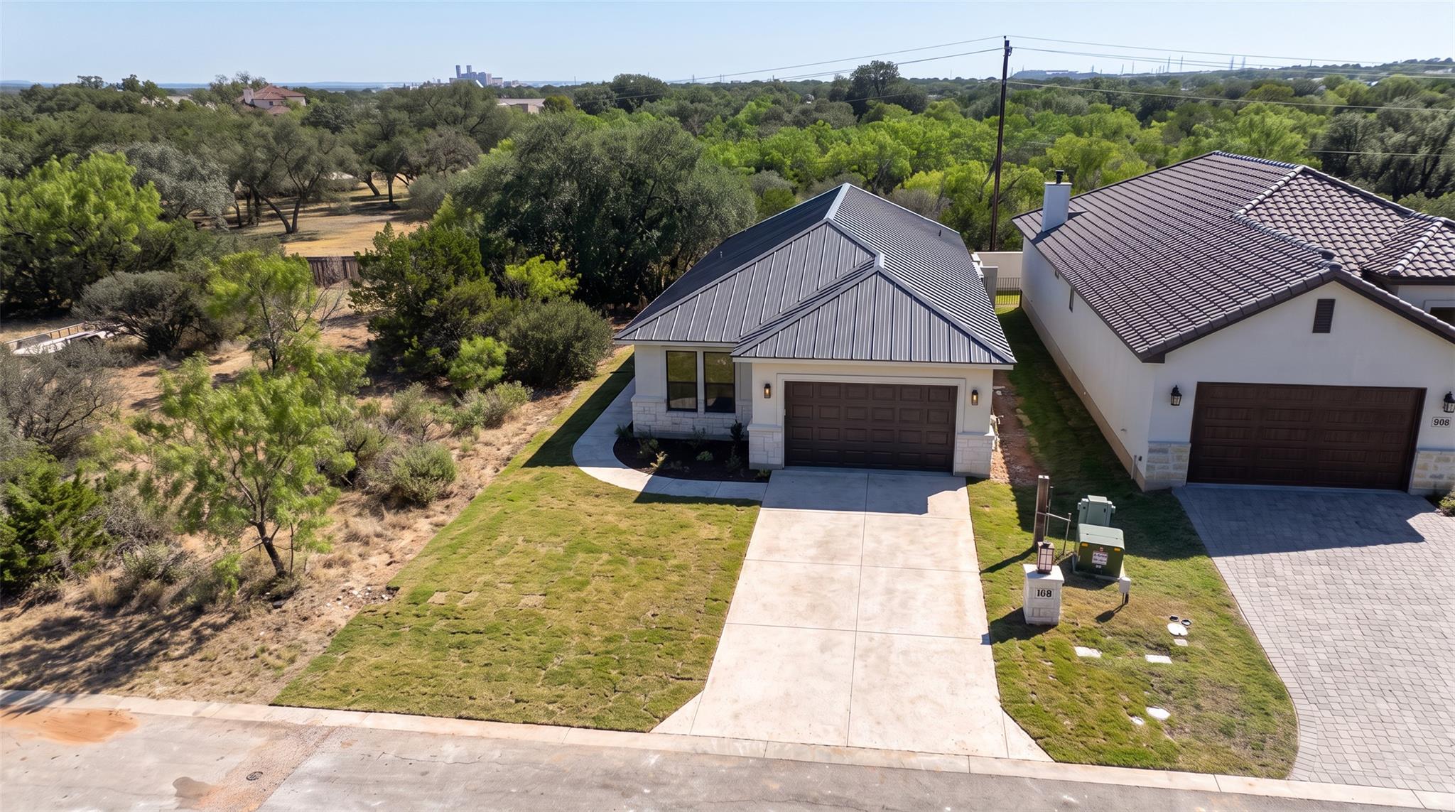 817 Sun Ray None Property Photo 2