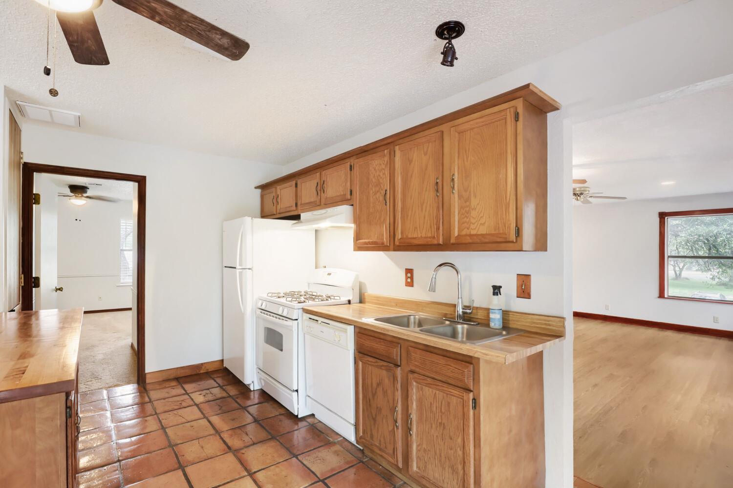16109 Awalt Dr #b Property Photo 9