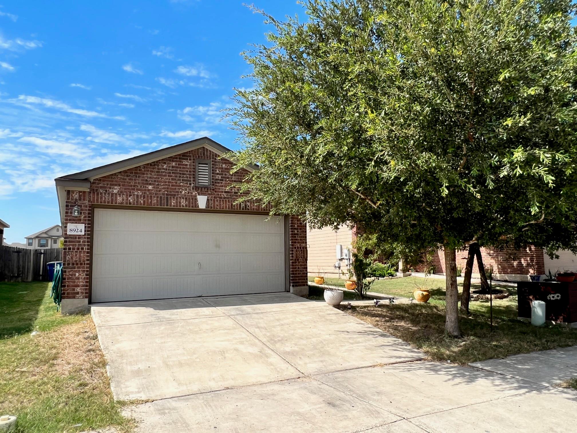 8924 Edmundsbury Dr Property Photo 1
