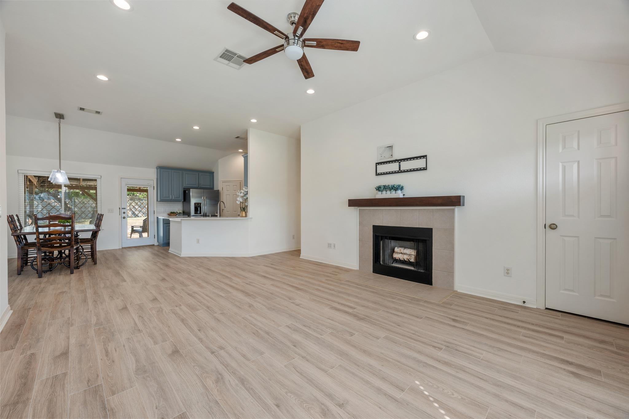 10114 Janet Loop Property Photo 1