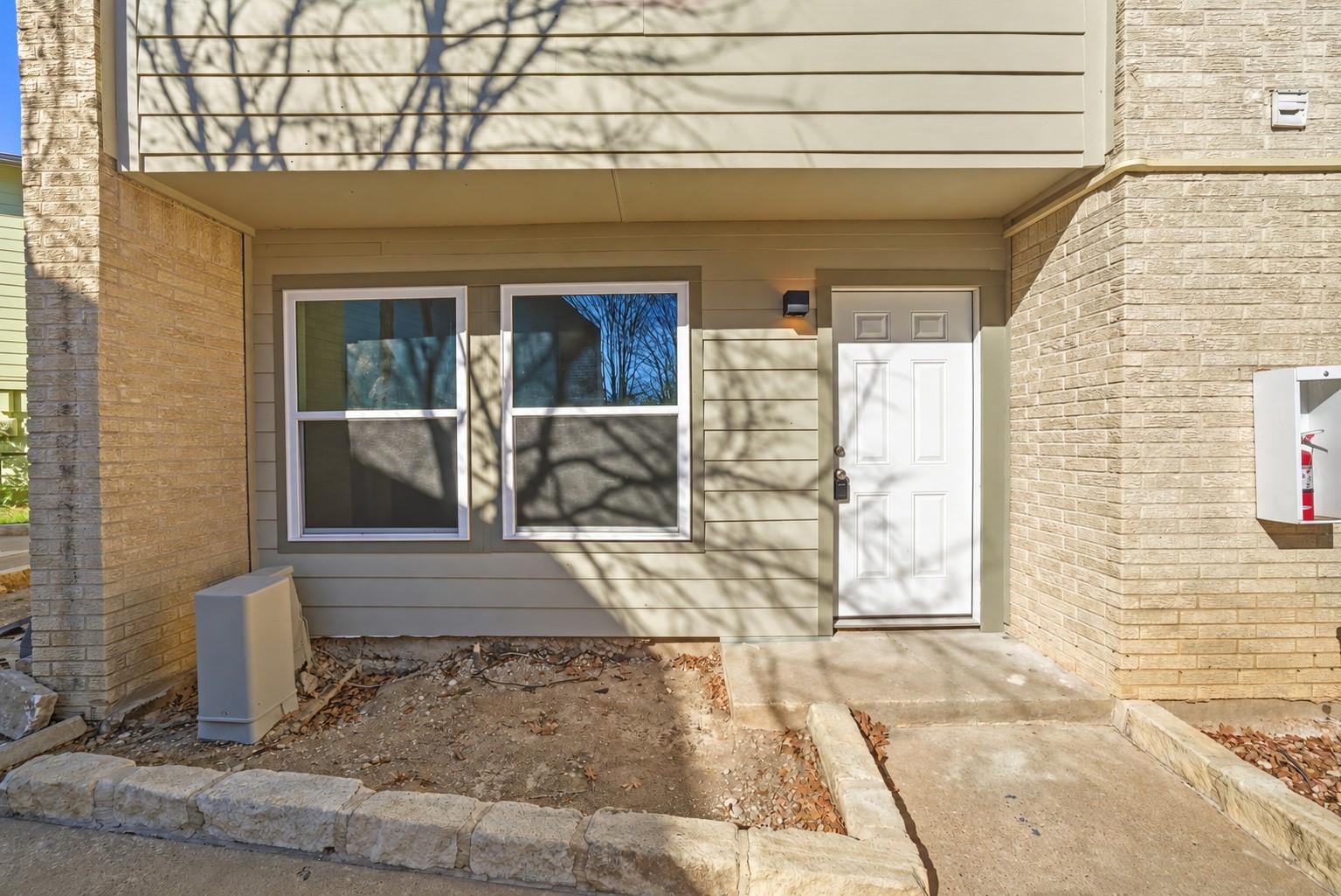 2124 Burton Dr #125 Property Photo 1