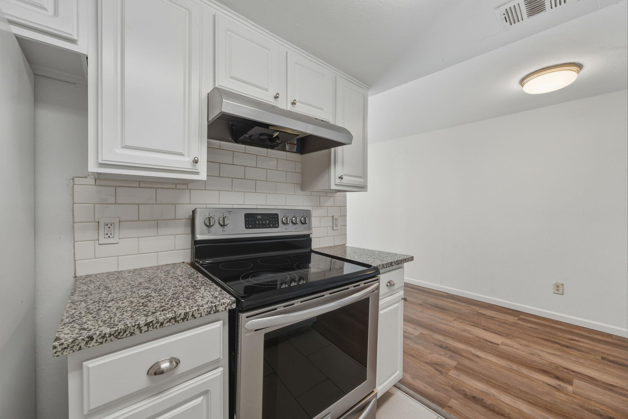 2124 Burton Dr #125 Property Photo 5