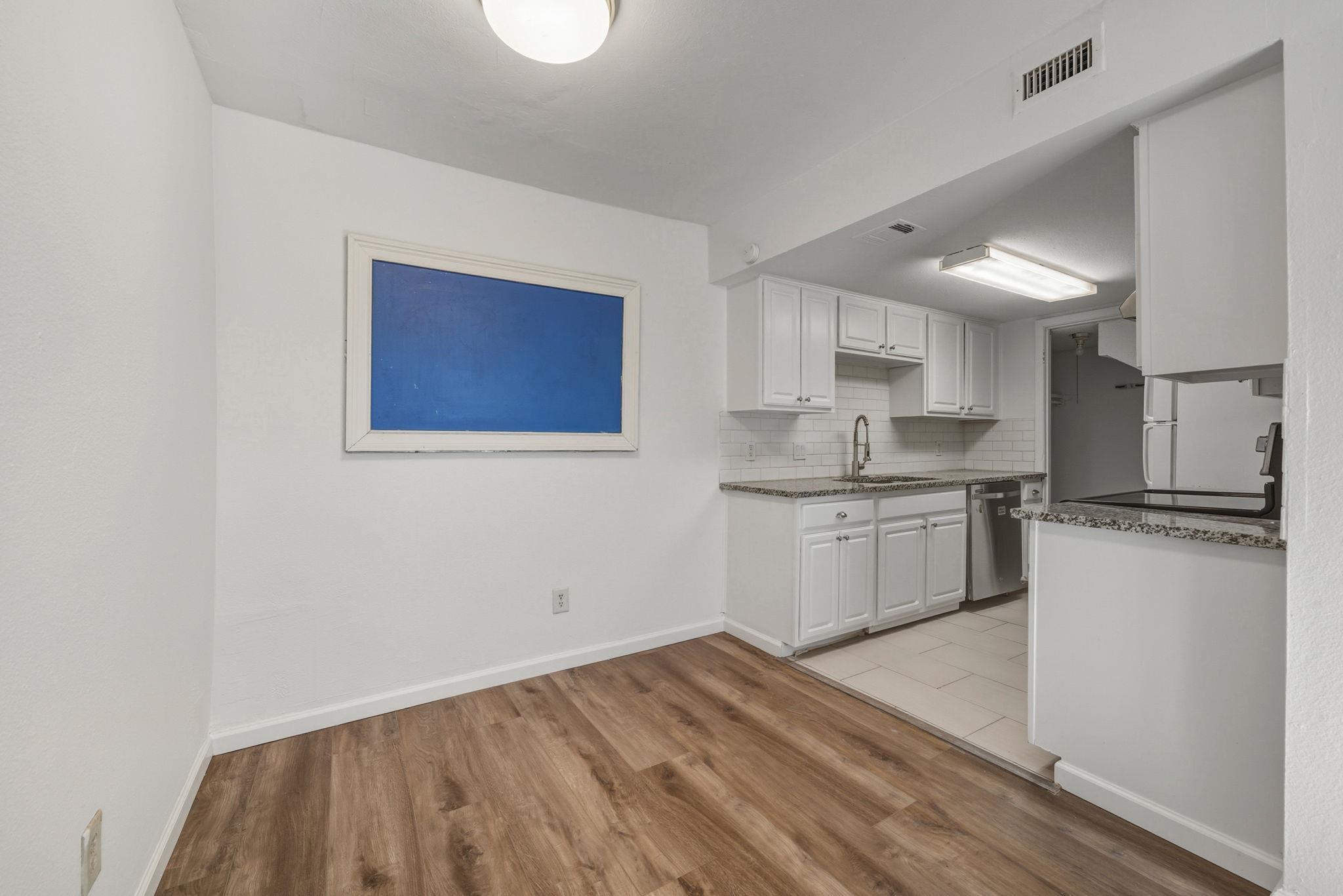 2124 Burton Dr #125 Property Photo 11