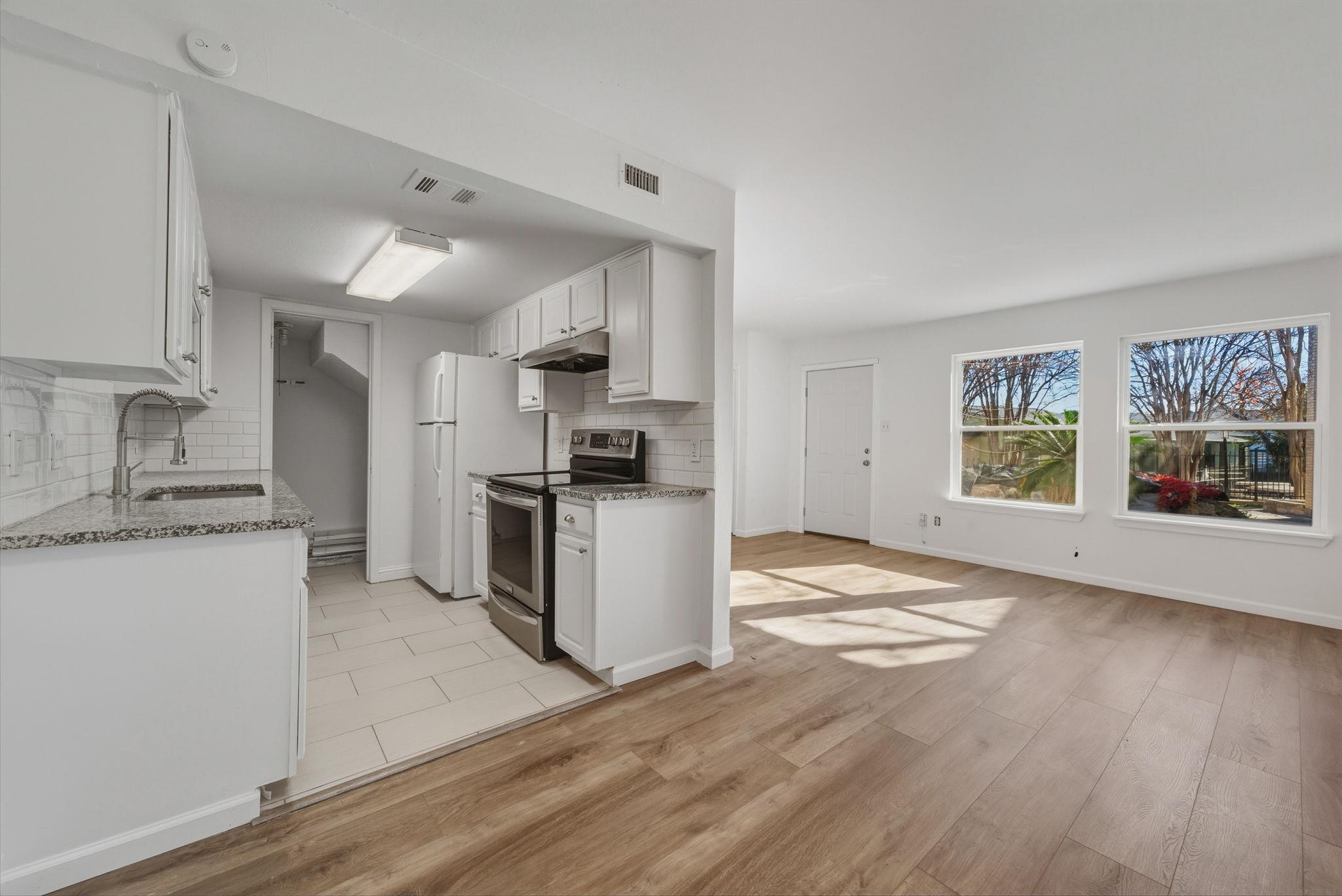 2124 Burton Dr #125 Property Photo 12