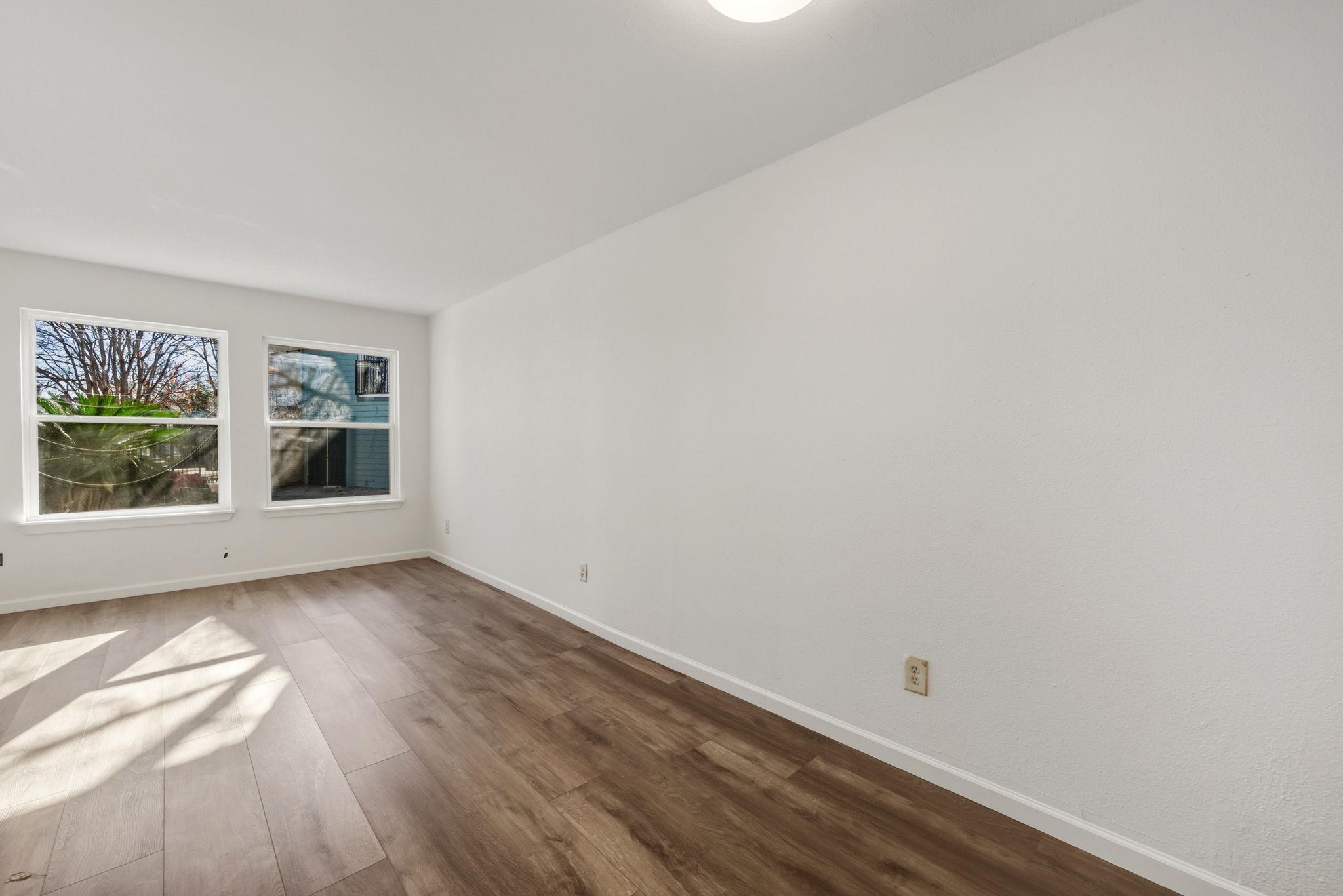 2124 Burton Dr #125 Property Photo 13