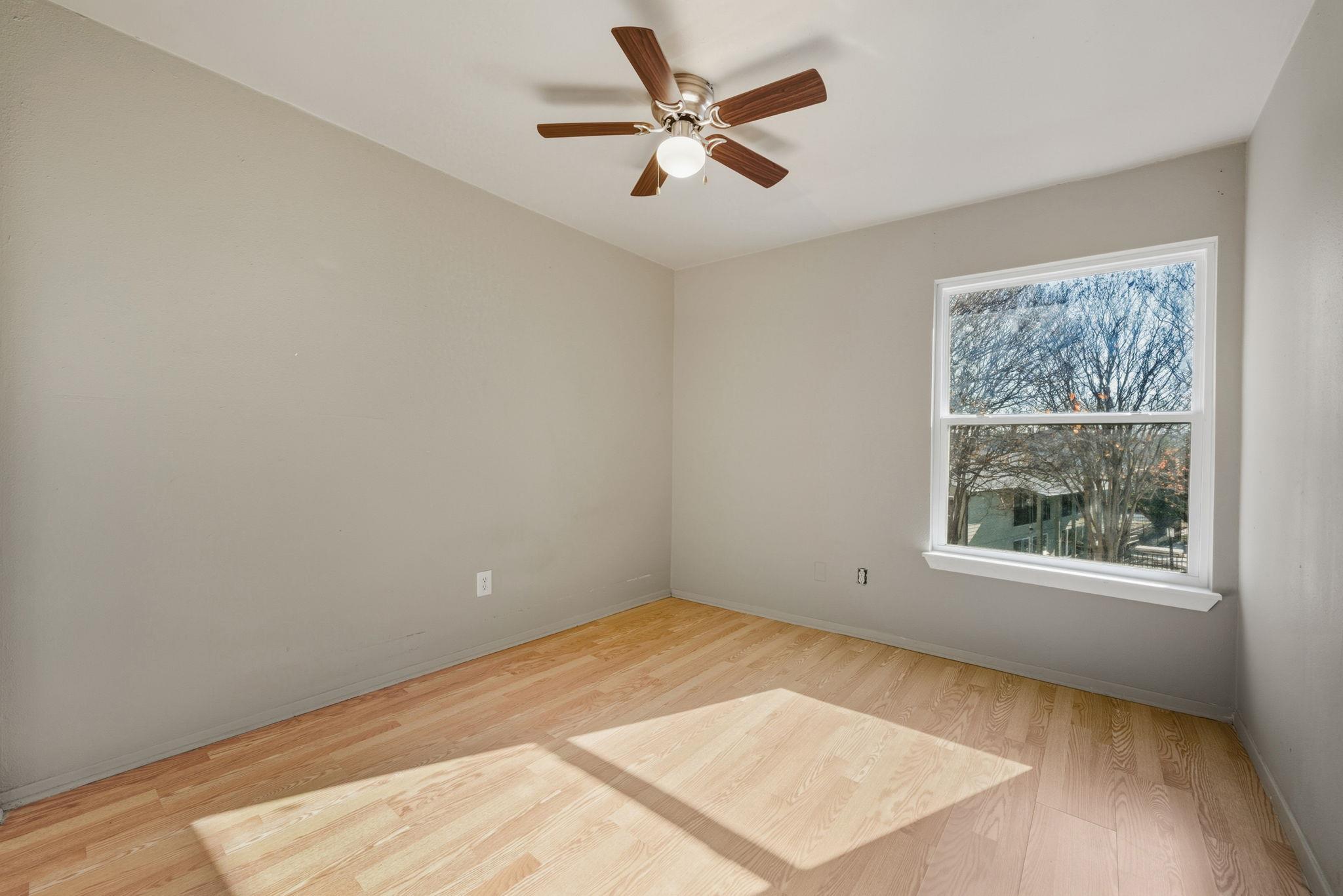 2124 Burton Dr #125 Property Photo 20