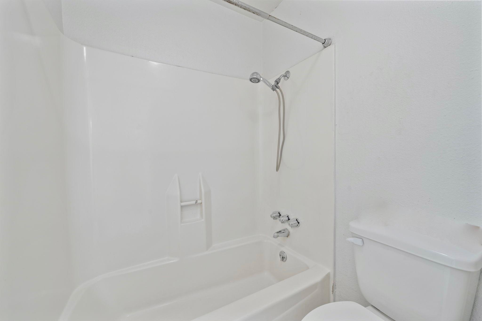 2124 Burton Dr #125 Property Photo 25
